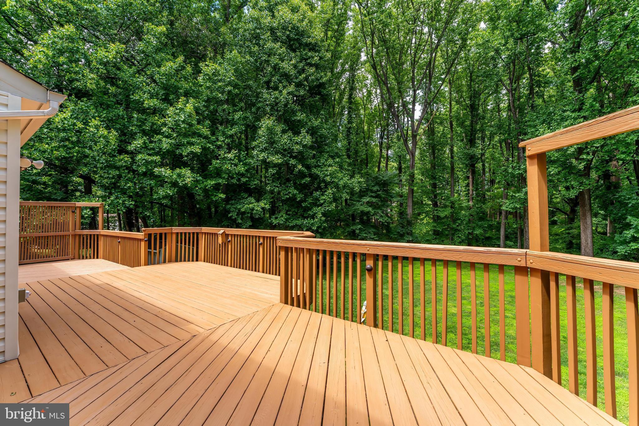 HOLLY KNOLL - Residential