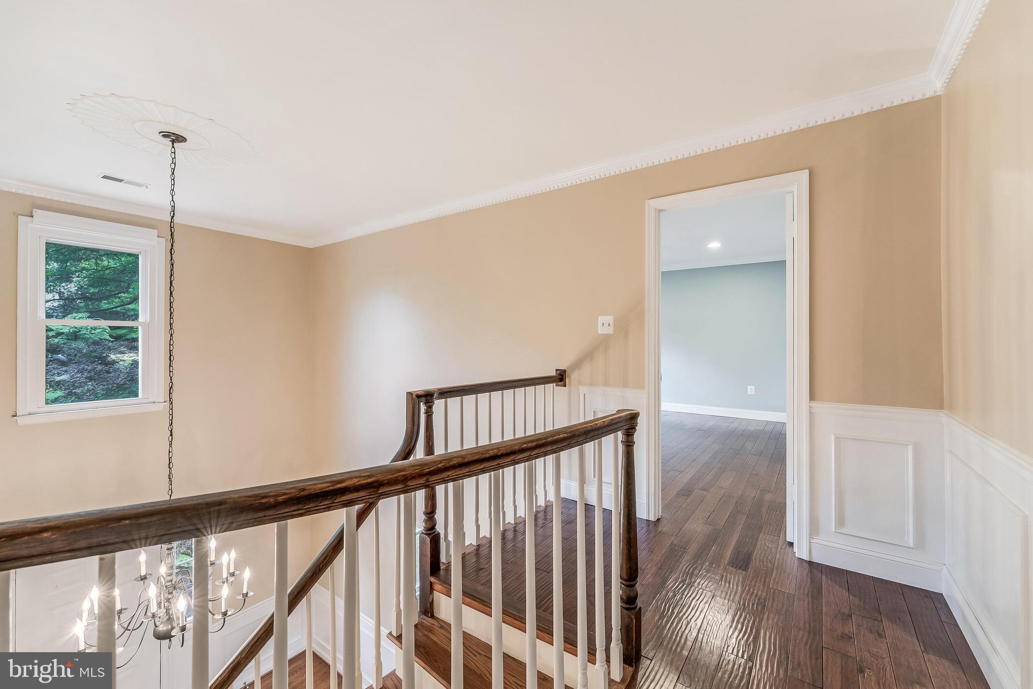 HOLLY KNOLL - Residential