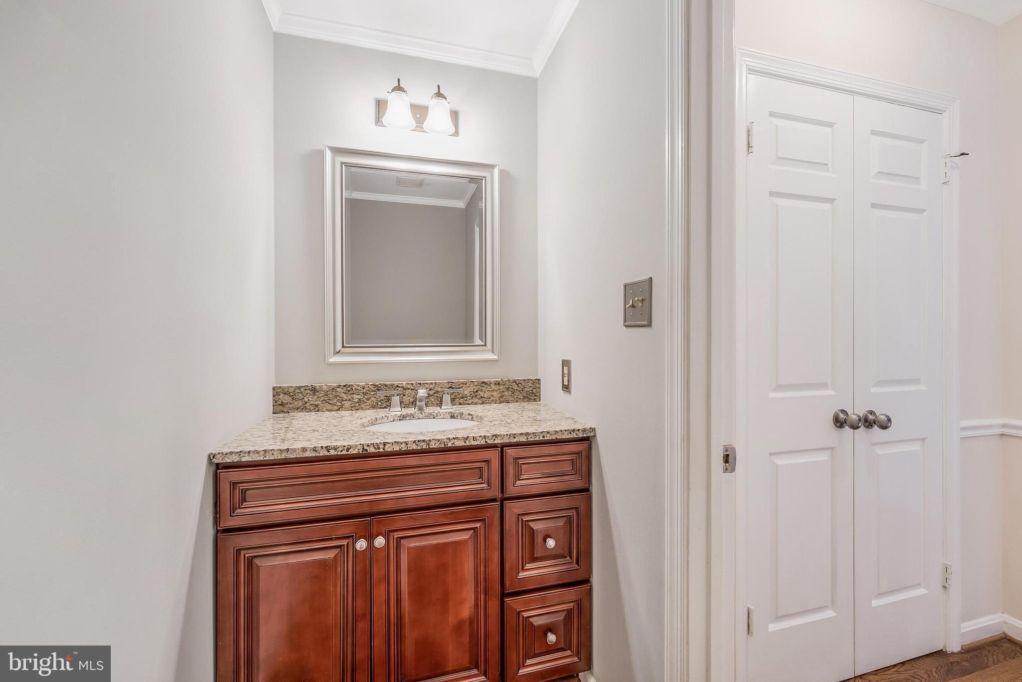 HOLLY KNOLL - Residential