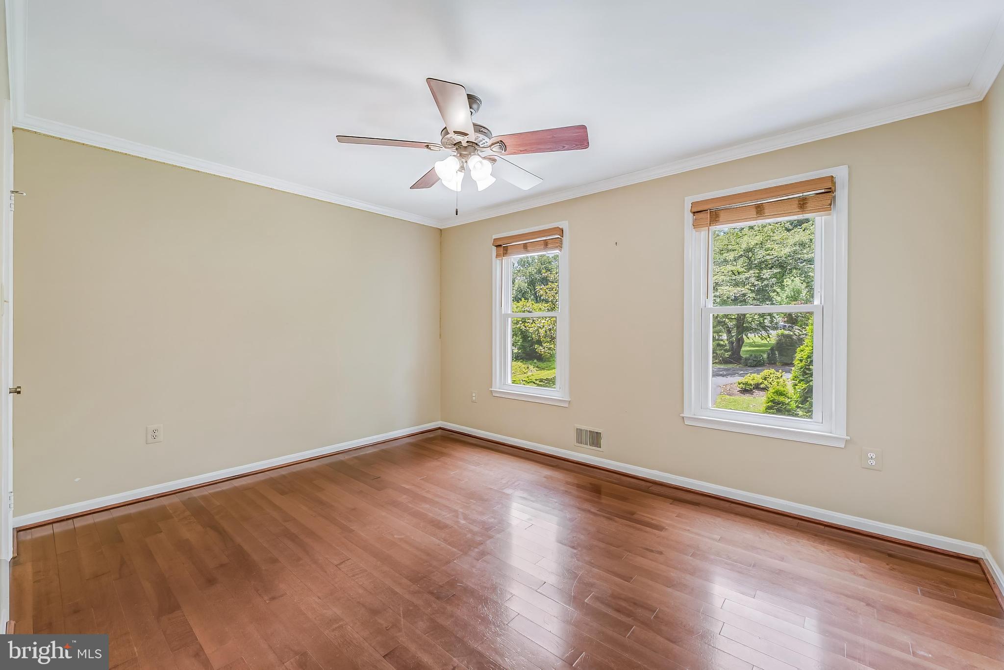 HOLLY KNOLL - Residential