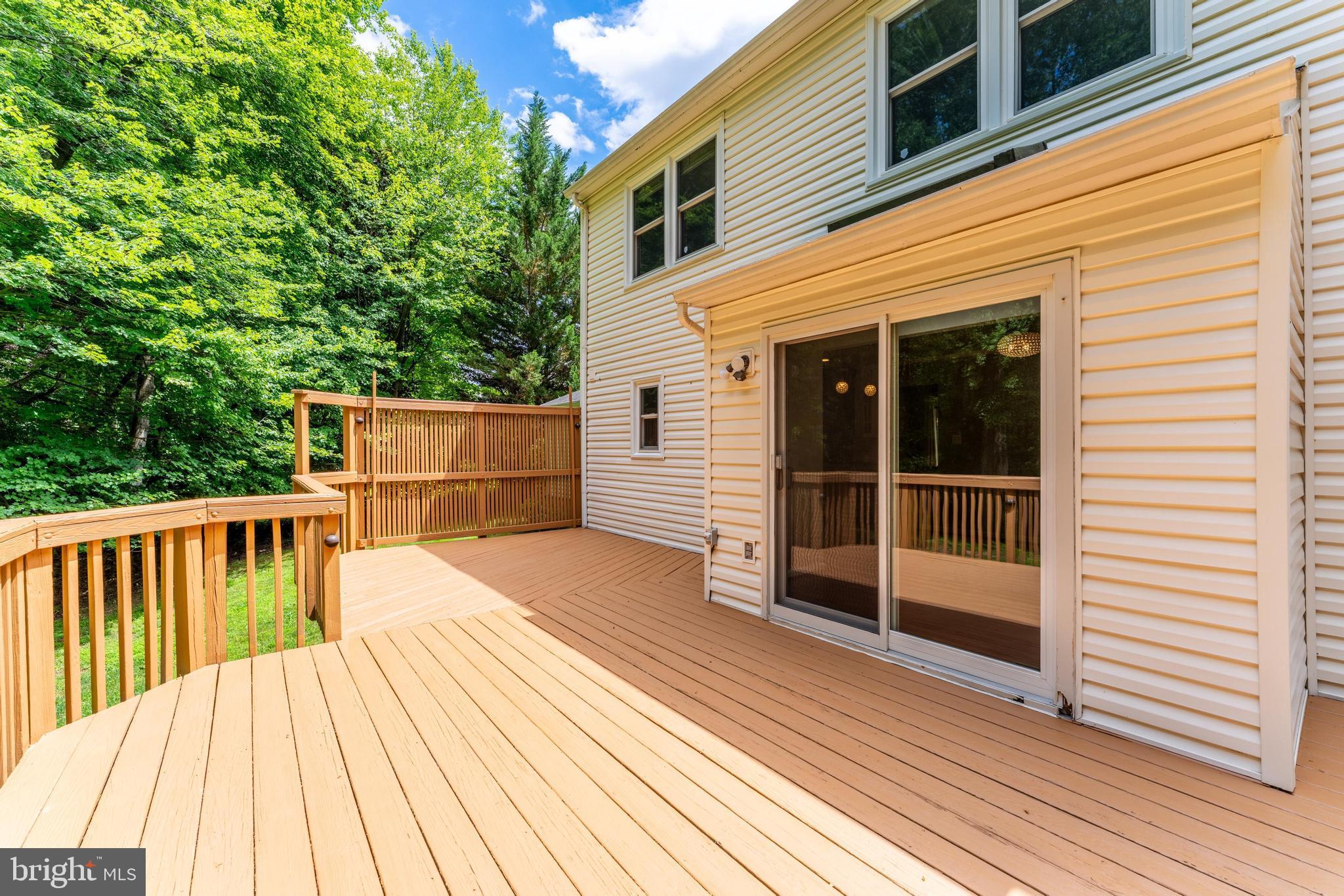 HOLLY KNOLL - Residential