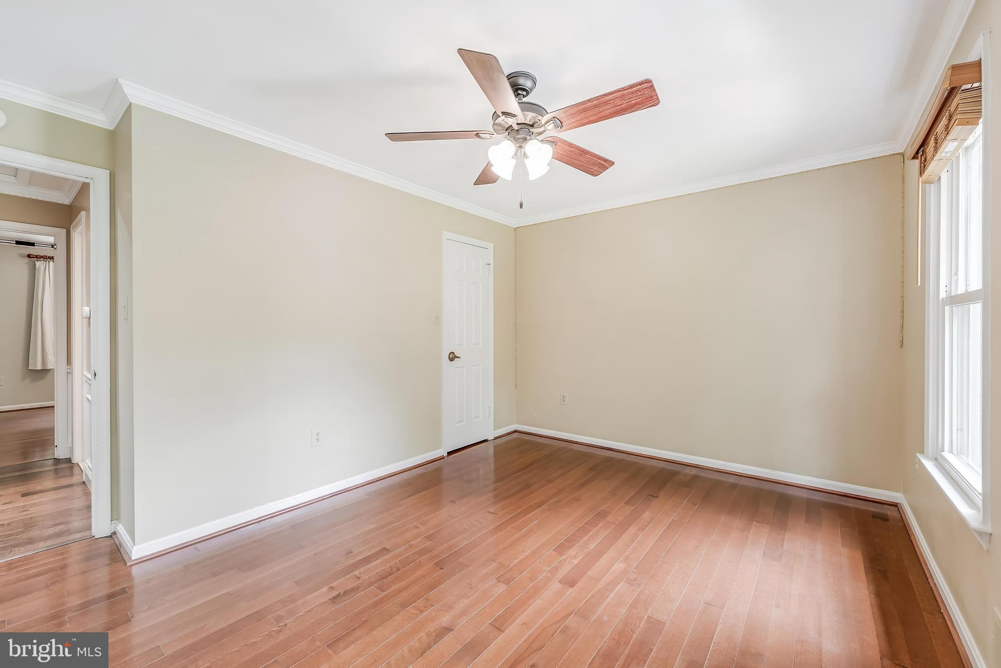 HOLLY KNOLL - Residential