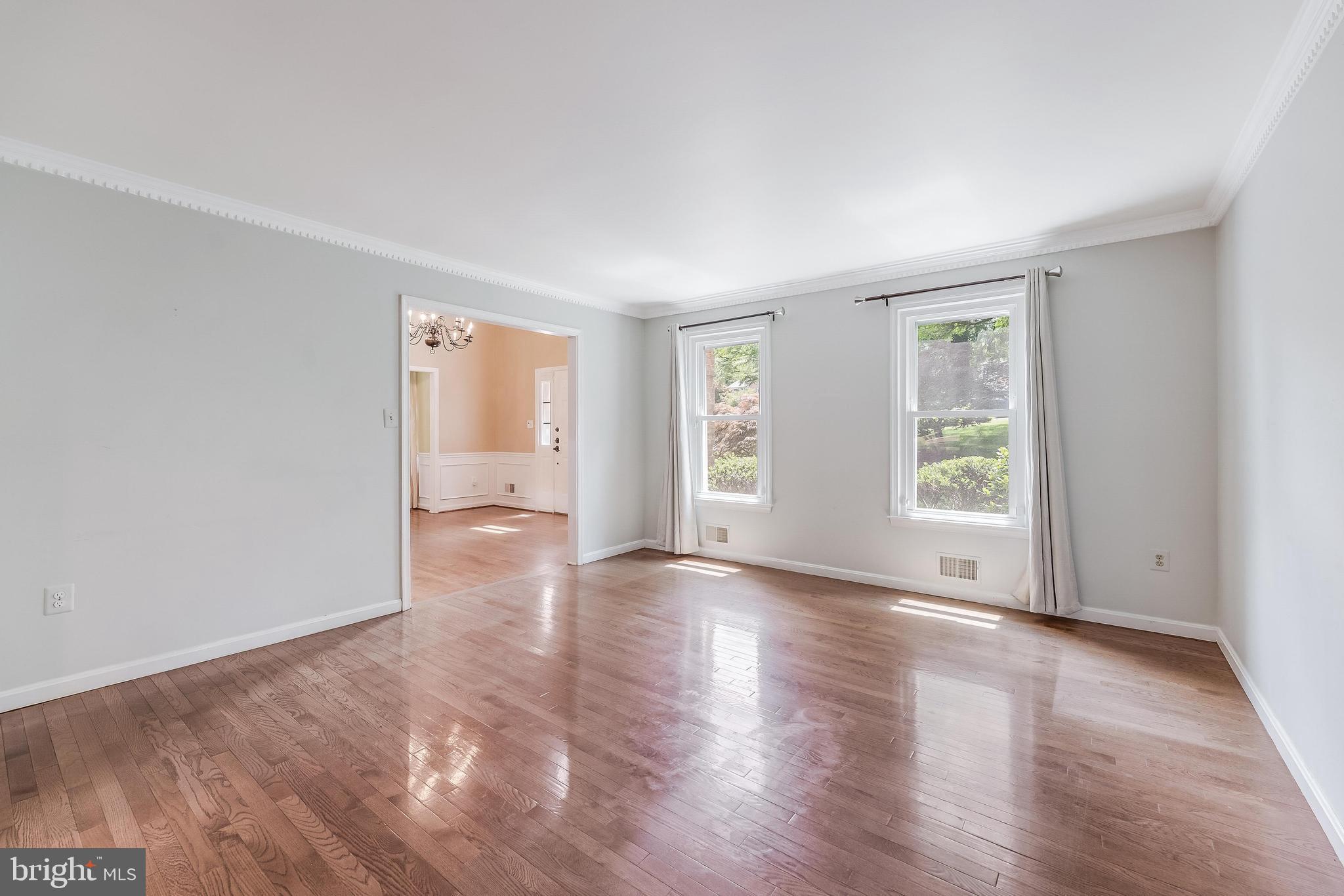 HOLLY KNOLL - Residential