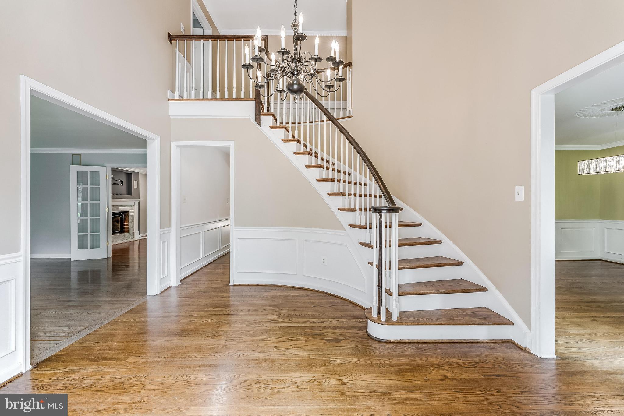 HOLLY KNOLL - Residential