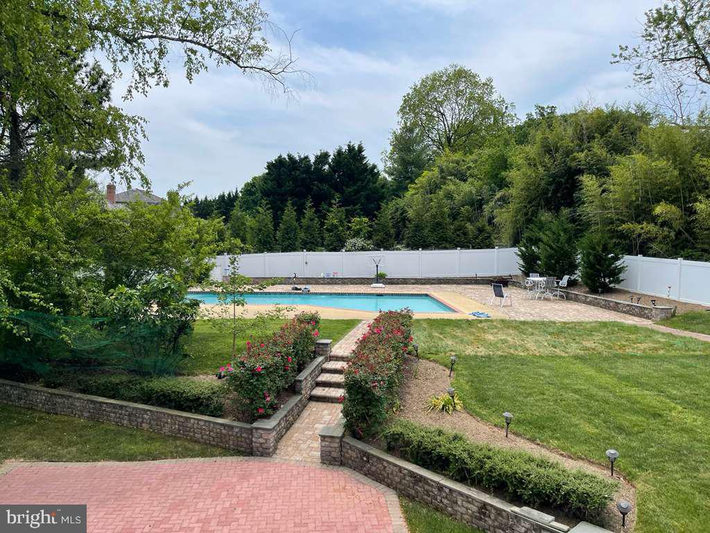 POTOMAC OUTSIDE - Residential