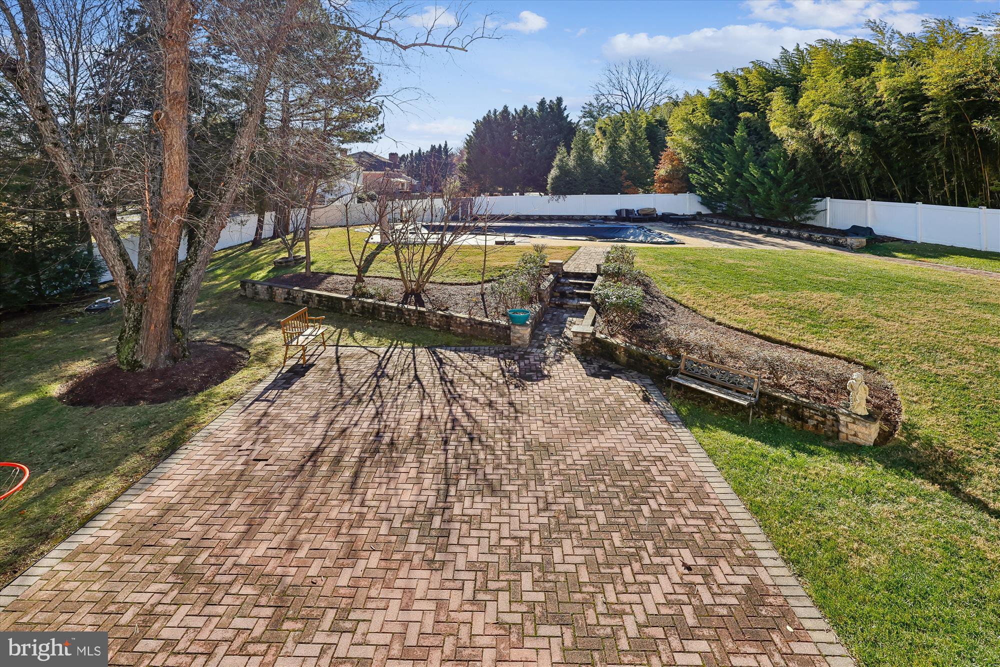 POTOMAC OUTSIDE - Residential