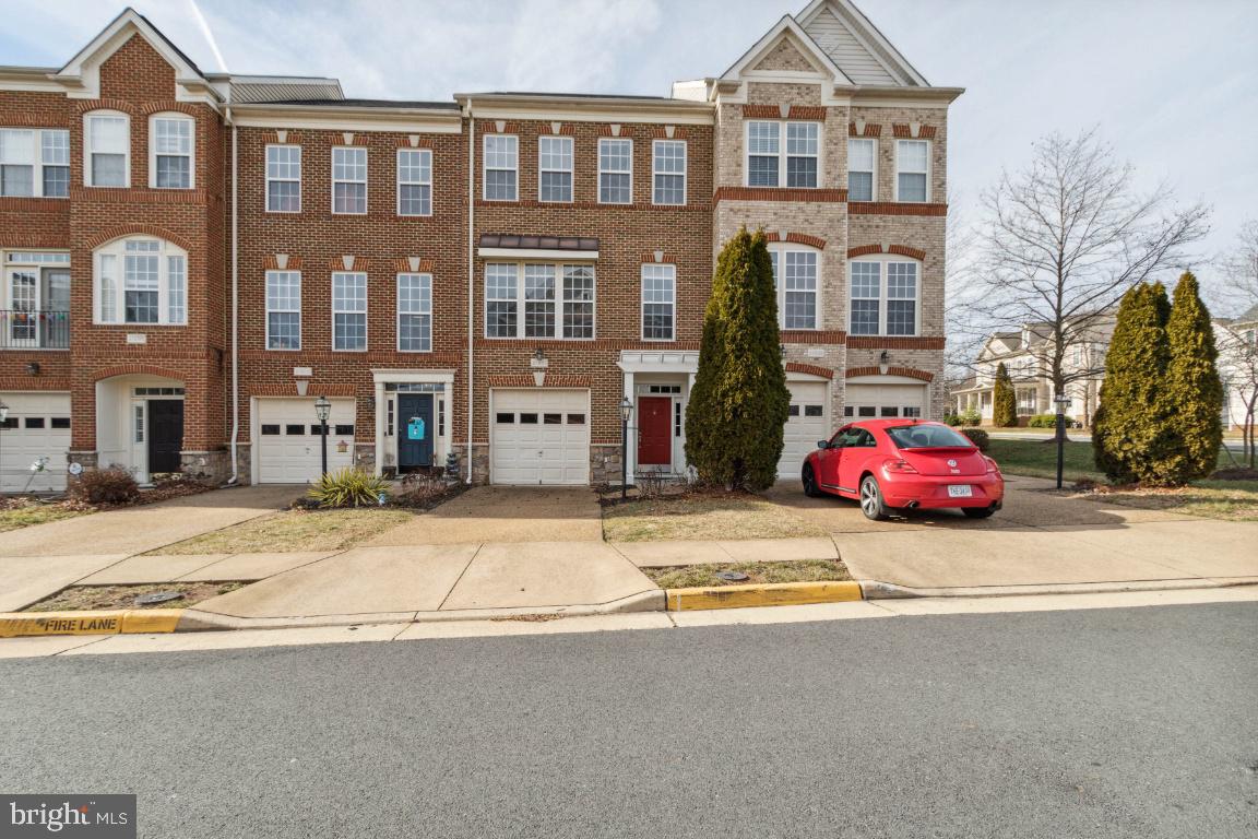 BROADLANDS SOUTH - Residential Lease