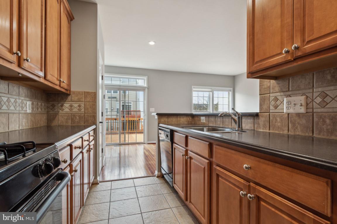 BROADLANDS SOUTH - Residential Lease