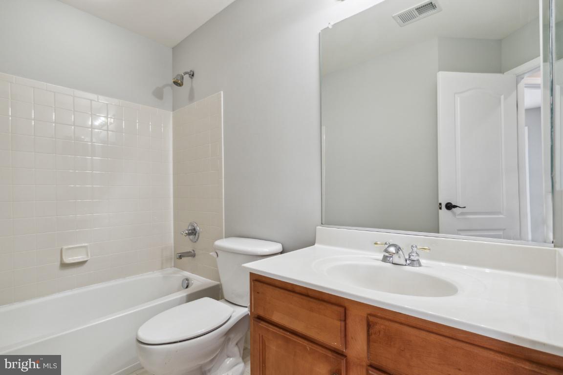 BROADLANDS SOUTH - Residential Lease