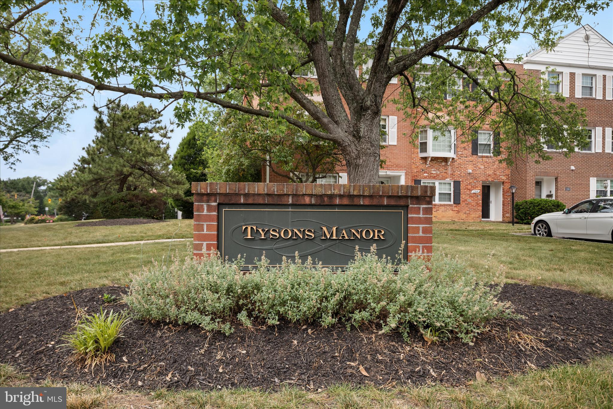 TYSONS MANOR - Residential