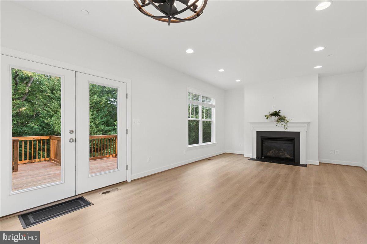 HOLLY HILL HARBOR - Residential