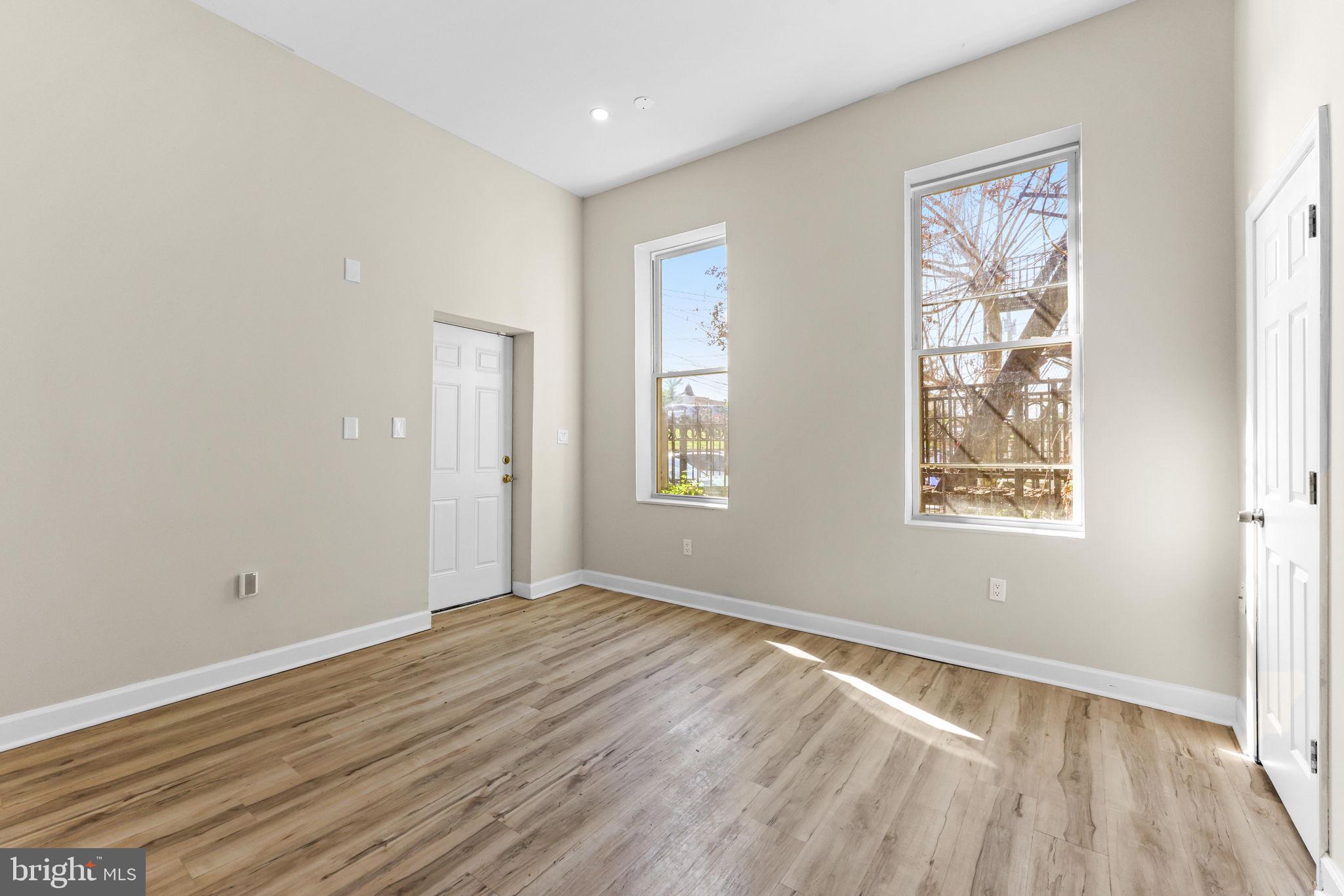 BARCLAY - Residential Income