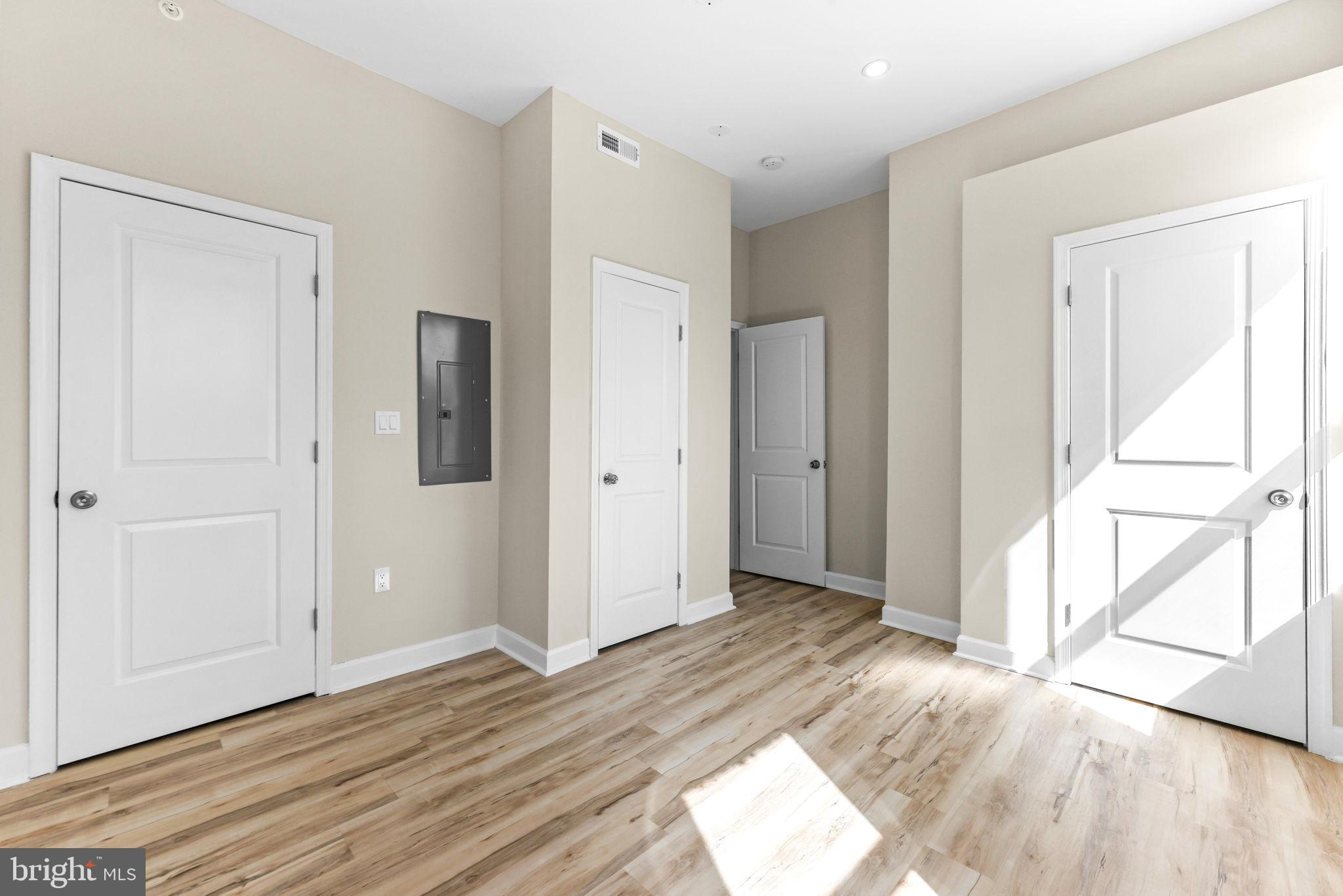 BARCLAY - Residential Income