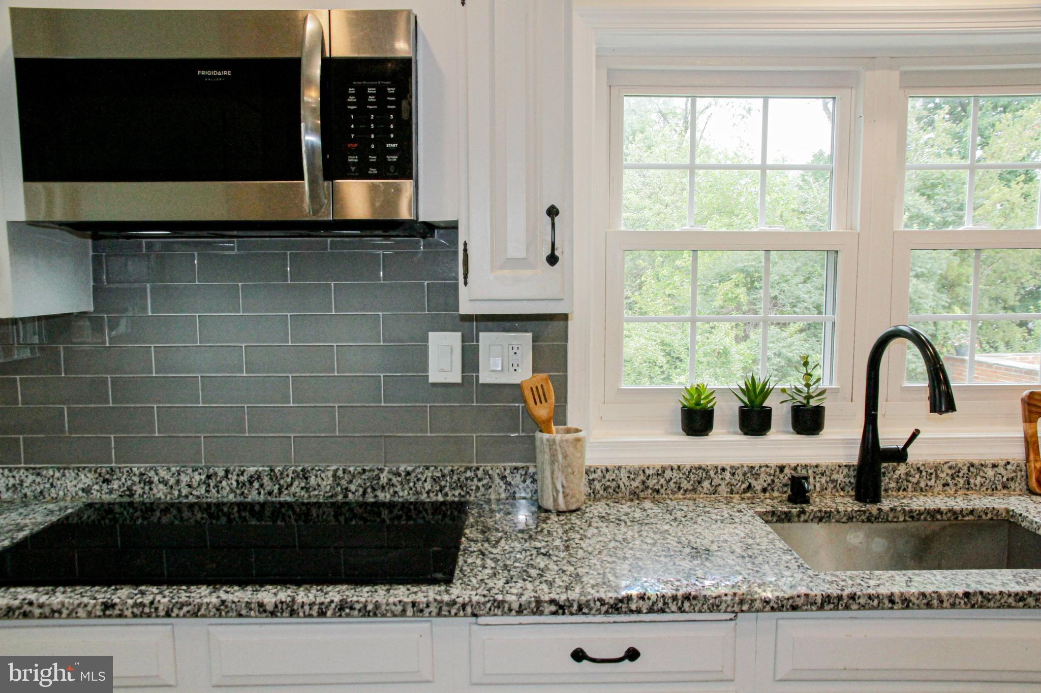 BURNT MILLS HILLS - Residential