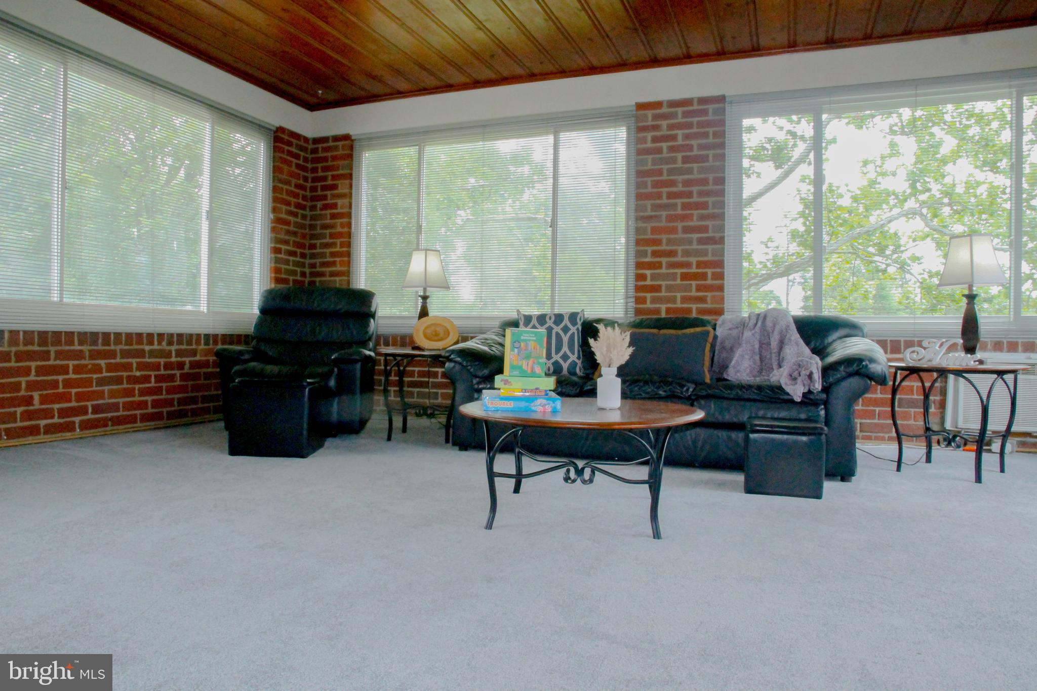 BURNT MILLS HILLS - Residential