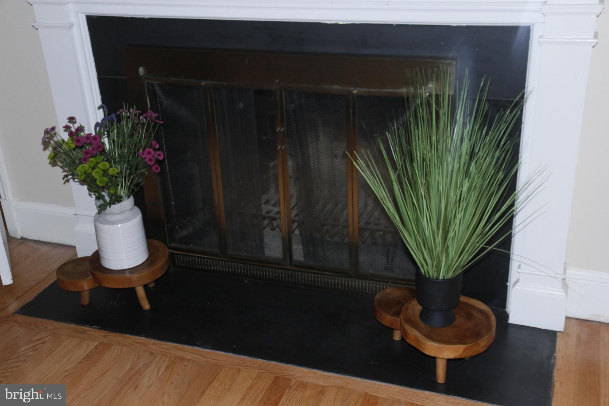 BURNT MILLS HILLS - Residential