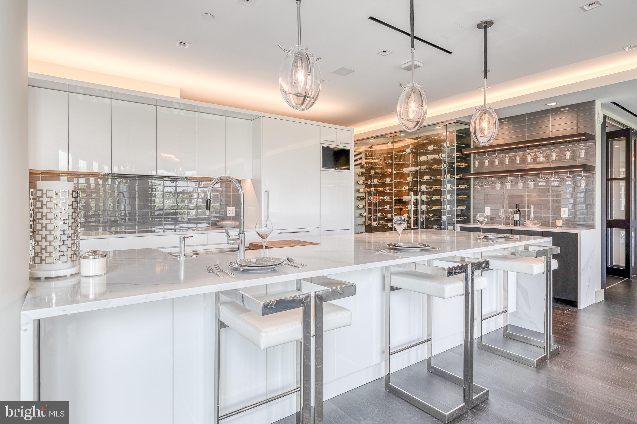 SOCIETY HILL - Residential