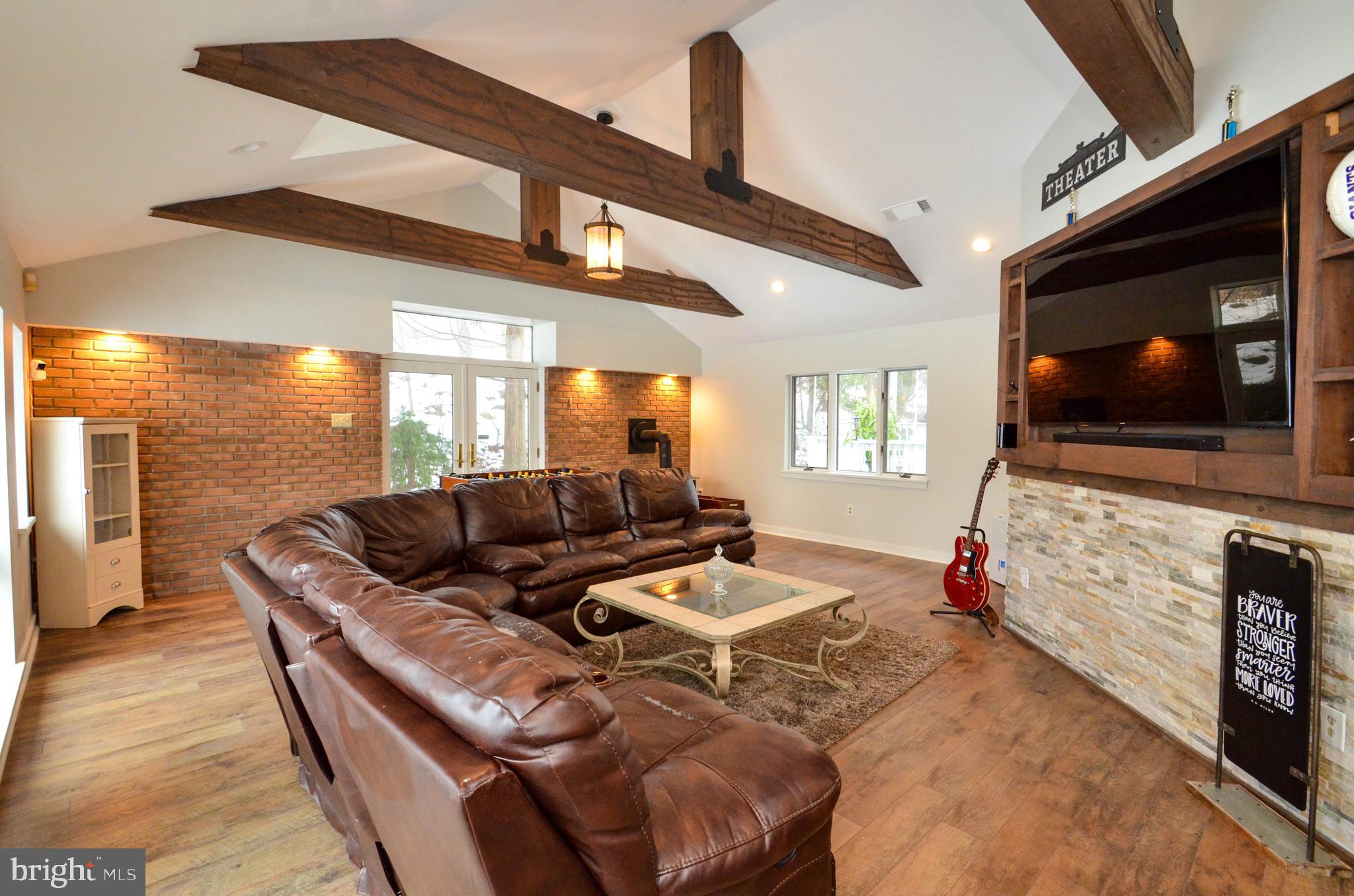 SUN VALLEY ESTATES - Residential
