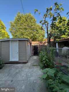 EAST KENSINGTON - Residential