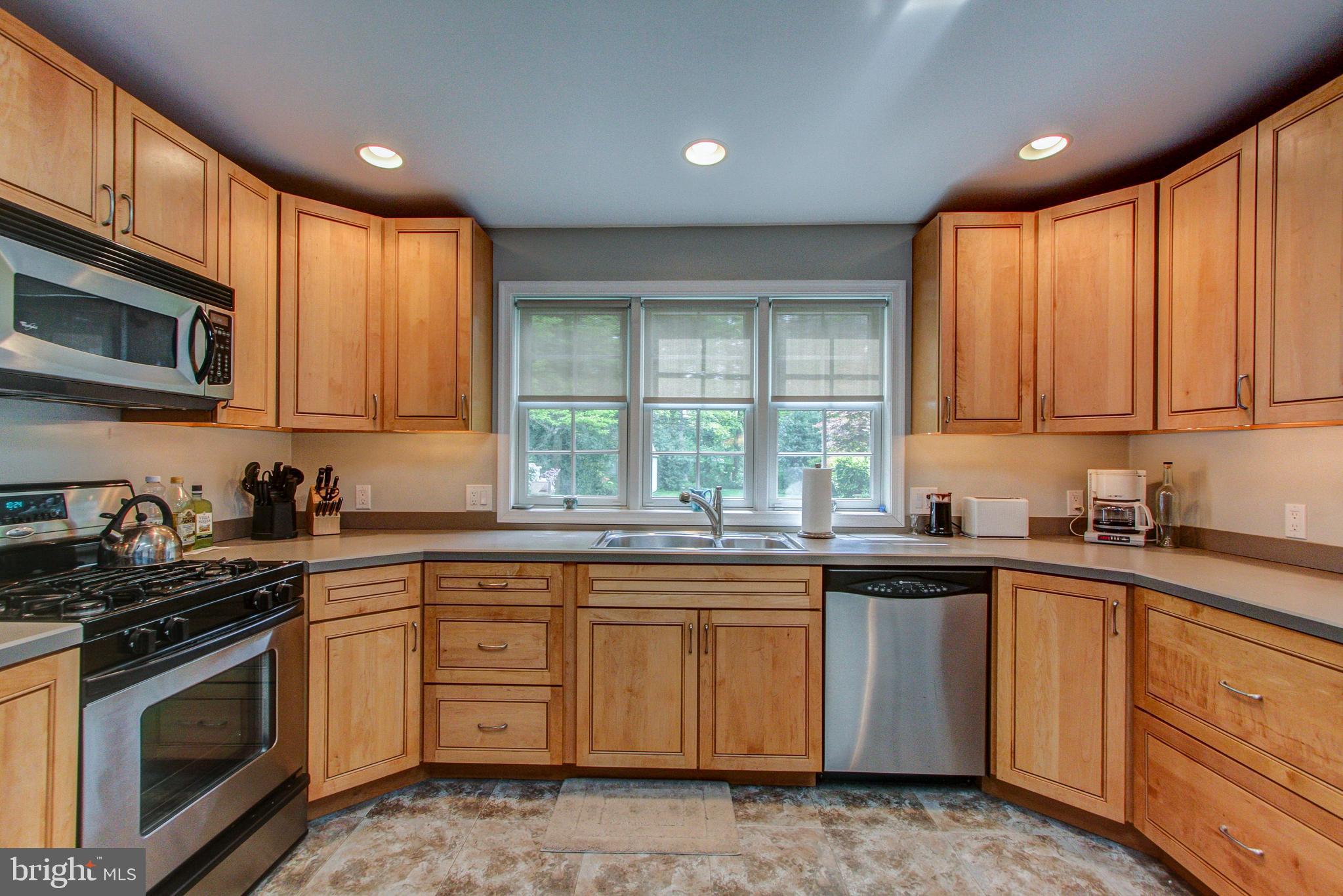 FOX CHASE MANOR - Residential