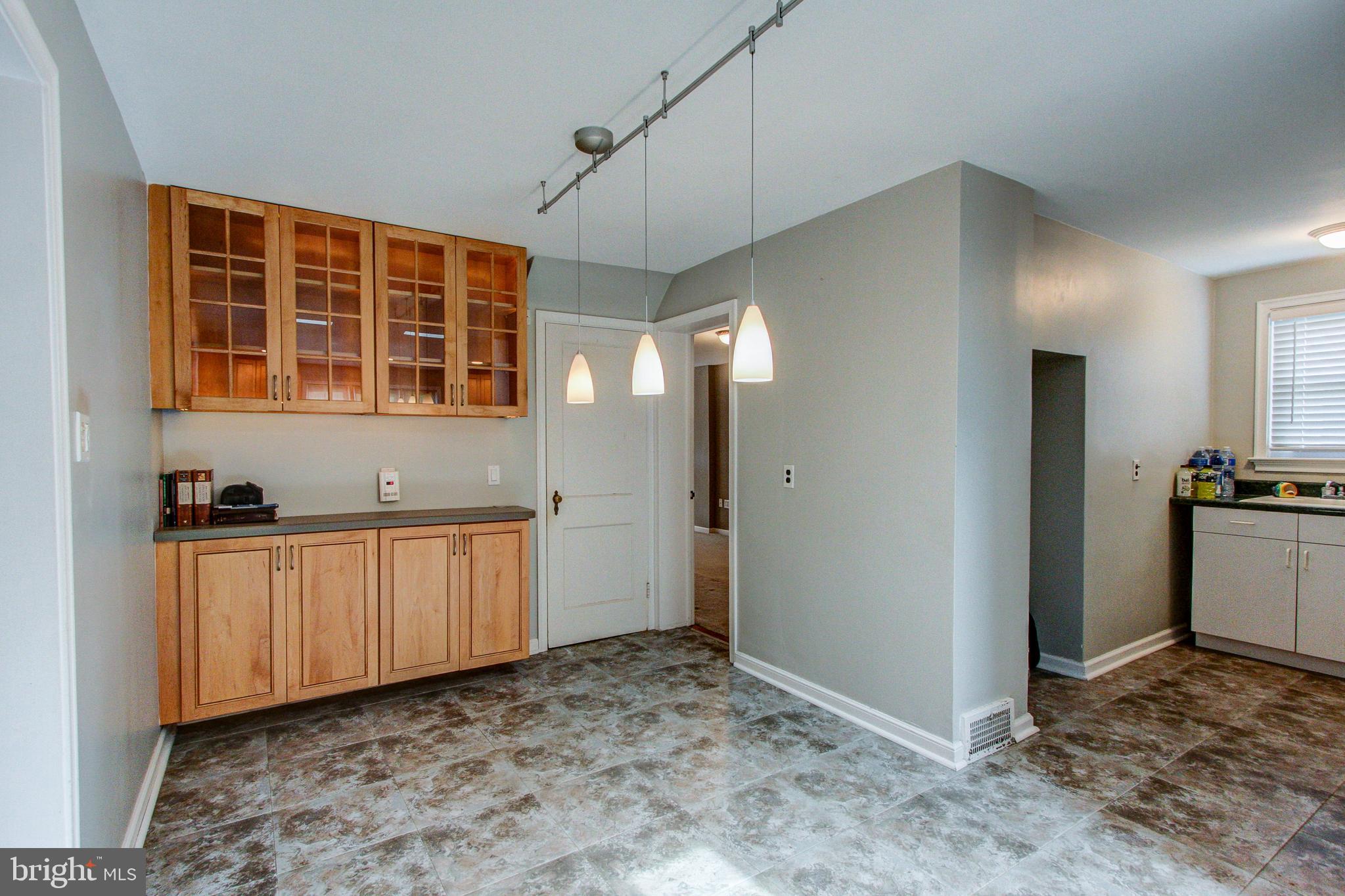 FOX CHASE MANOR - Residential