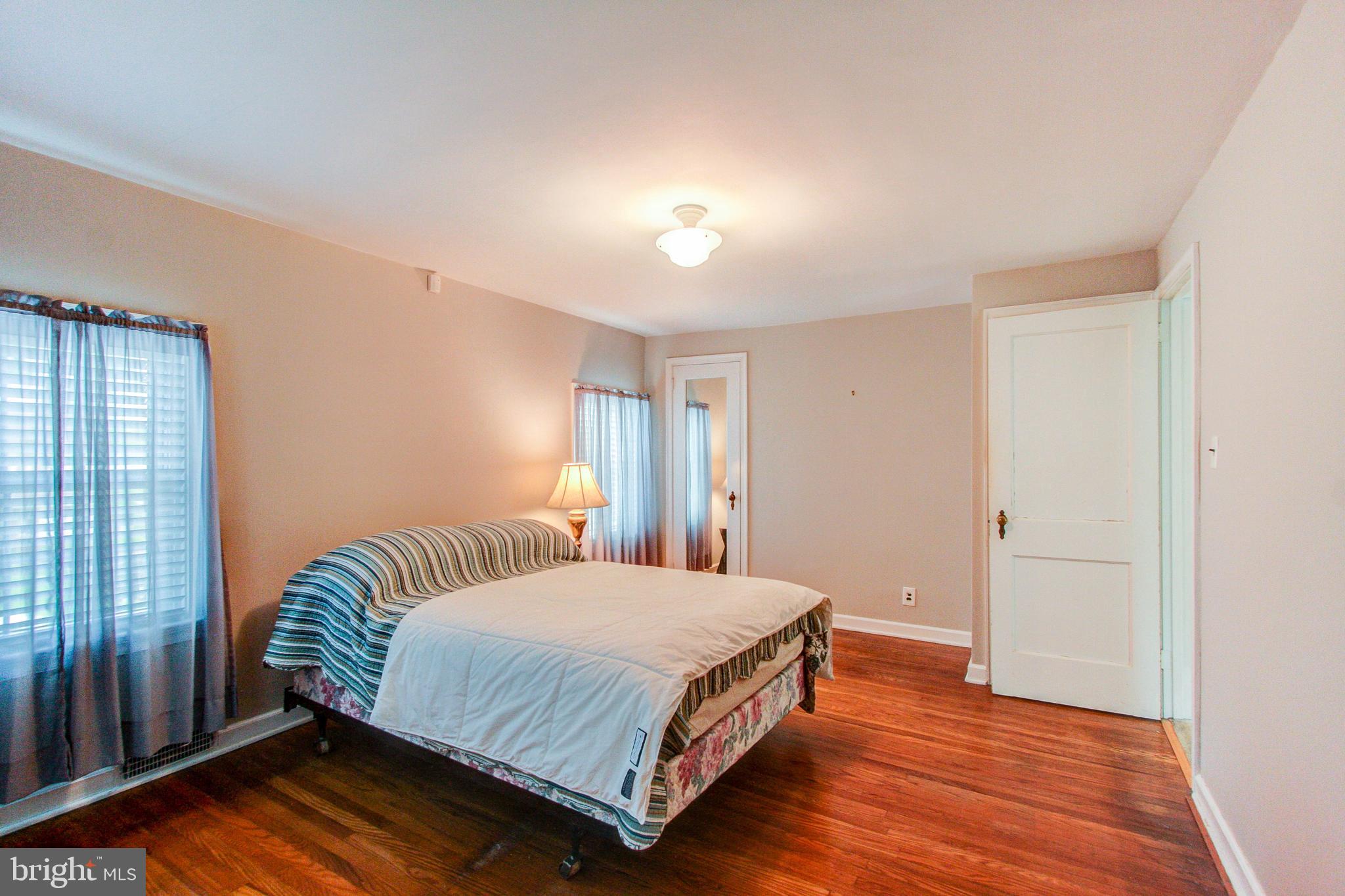 FOX CHASE MANOR - Residential