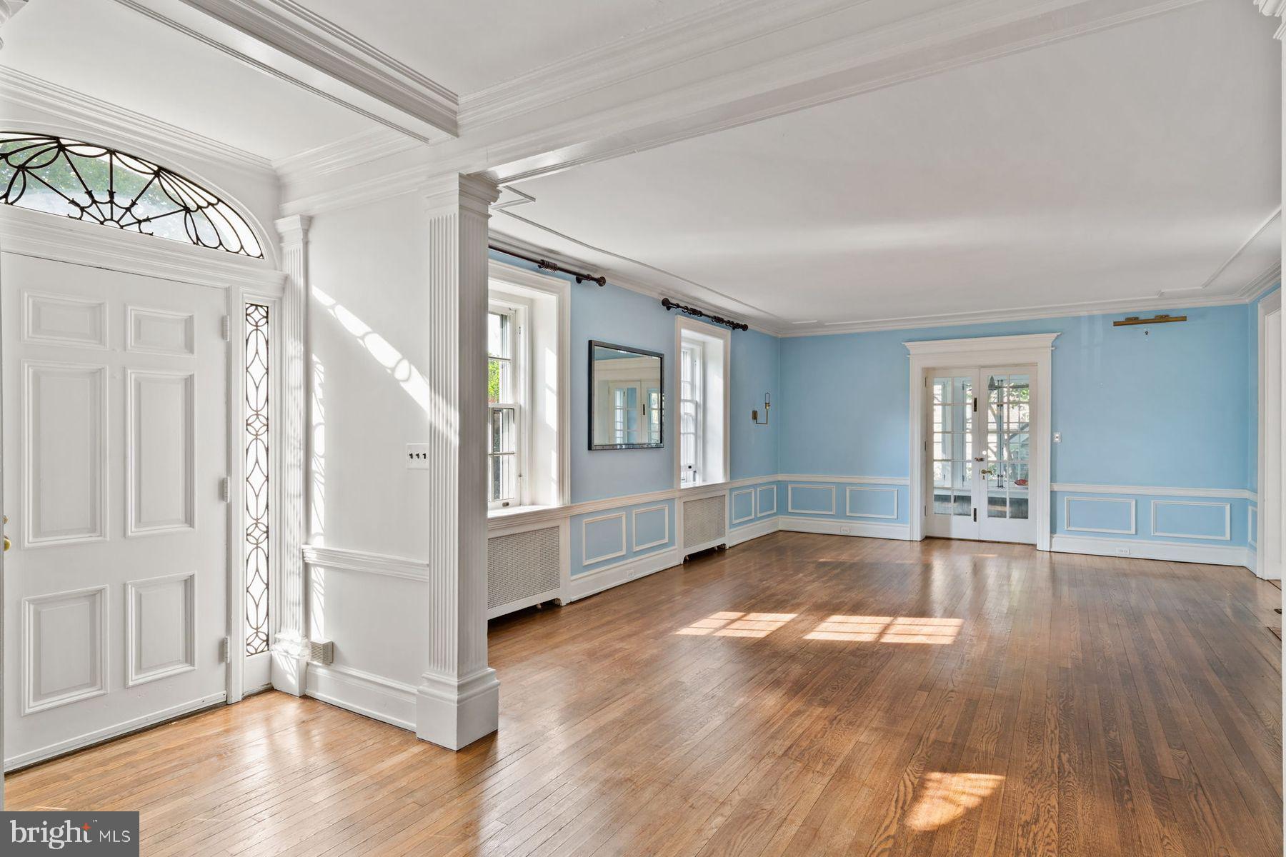 CHESTNUT HILL - Residential