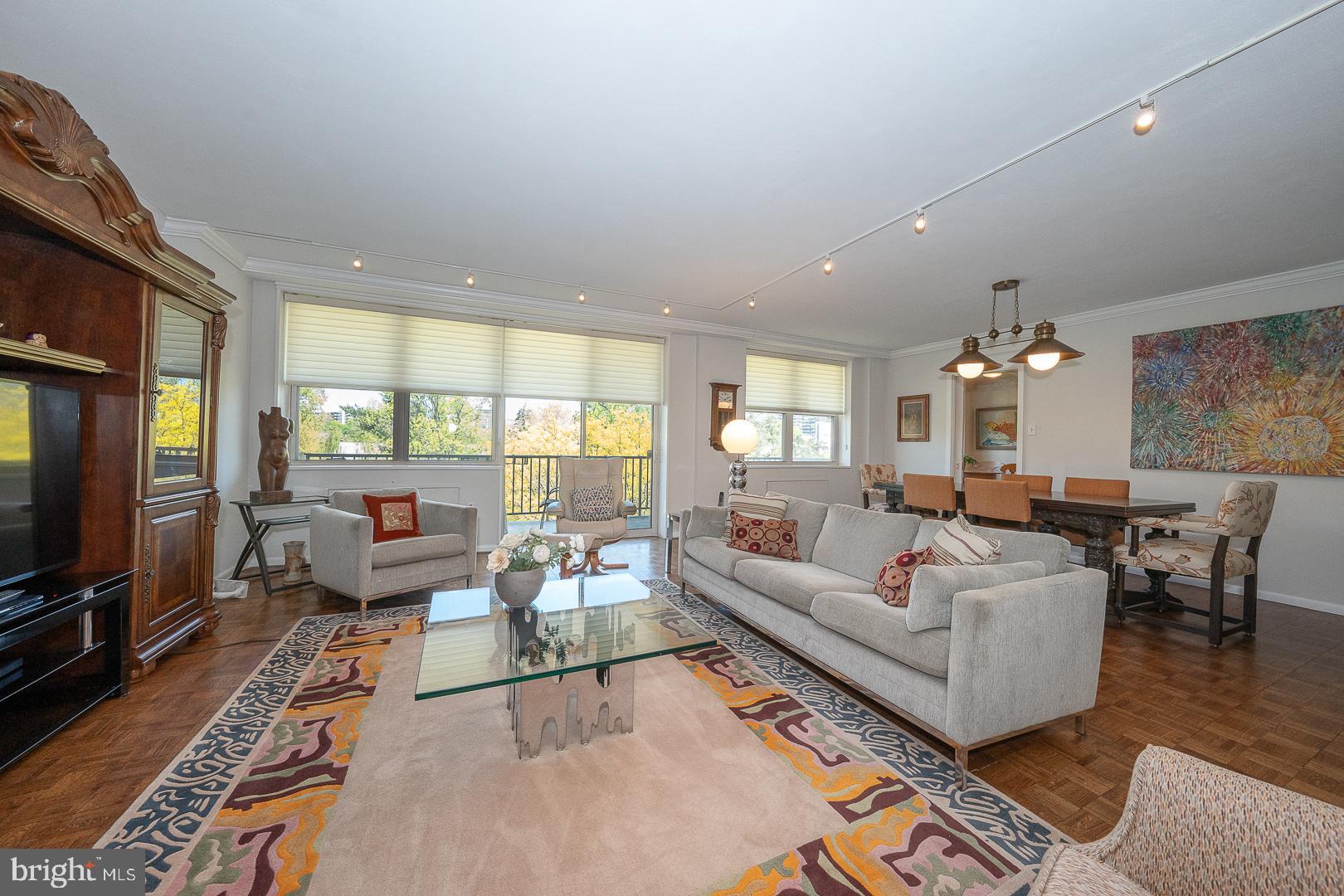 TRIANON - Residential