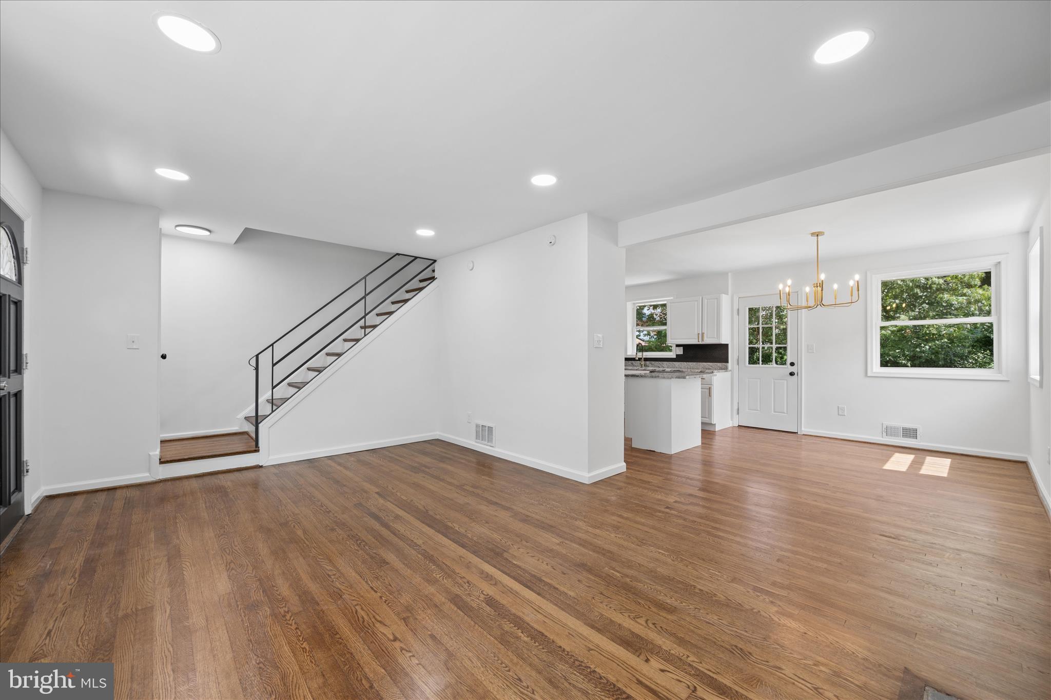 NEW CARROLLTON - Residential