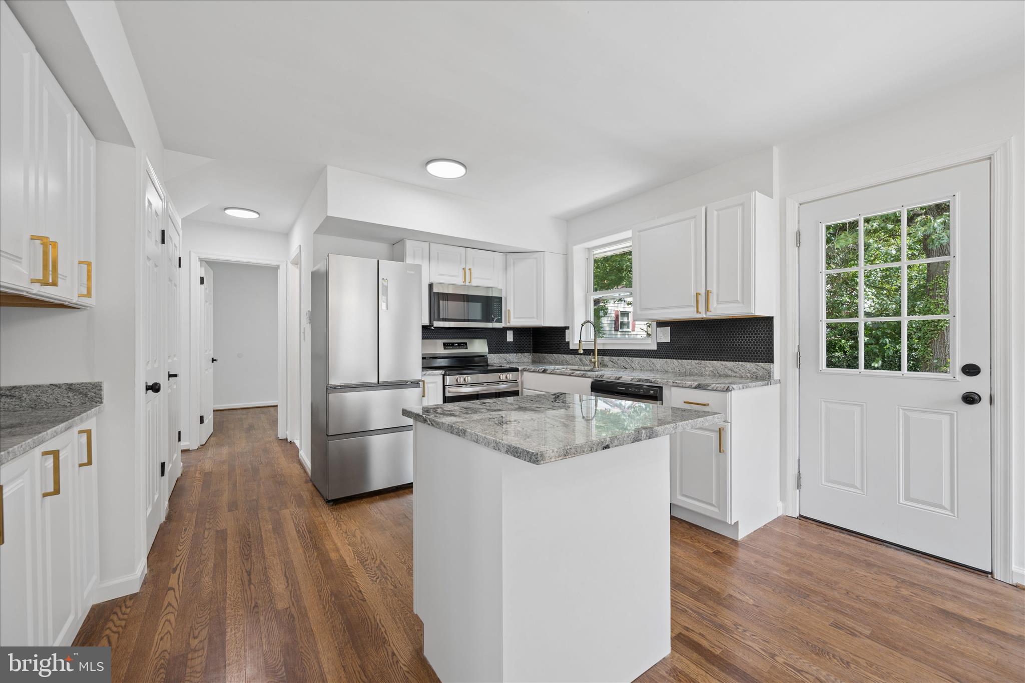 NEW CARROLLTON - Residential