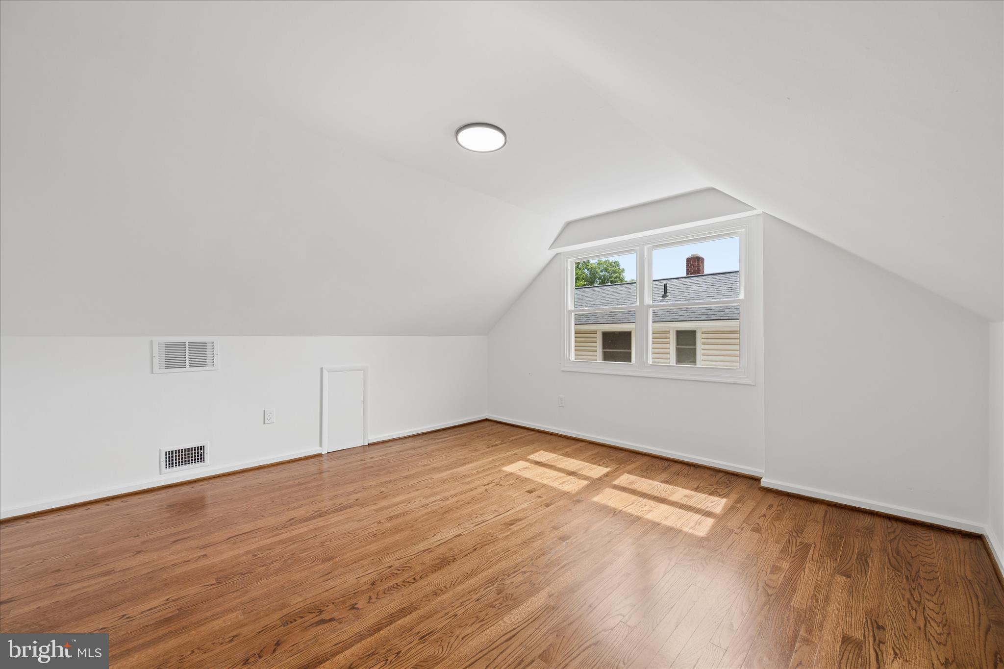 NEW CARROLLTON - Residential