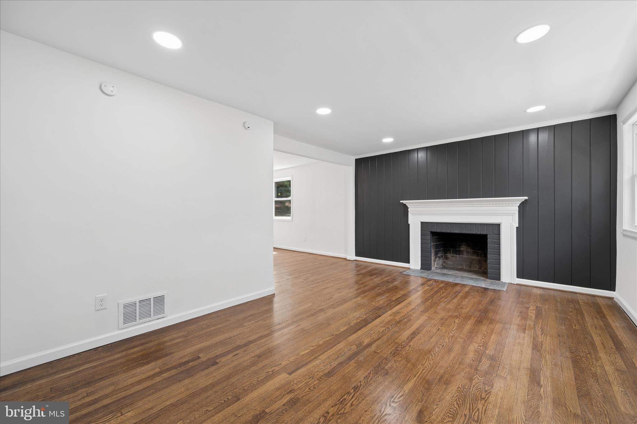 NEW CARROLLTON - Residential