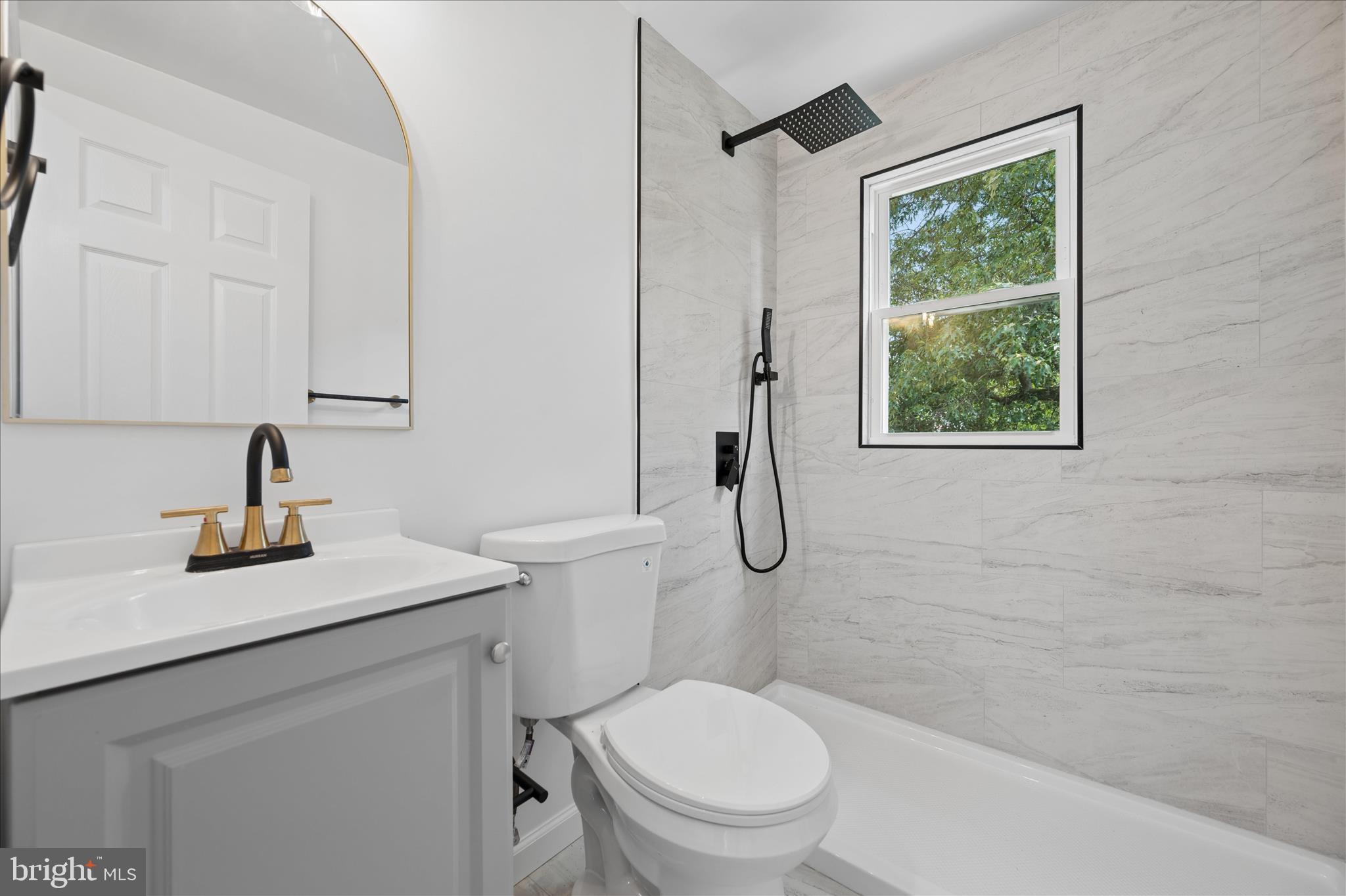 NEW CARROLLTON - Residential