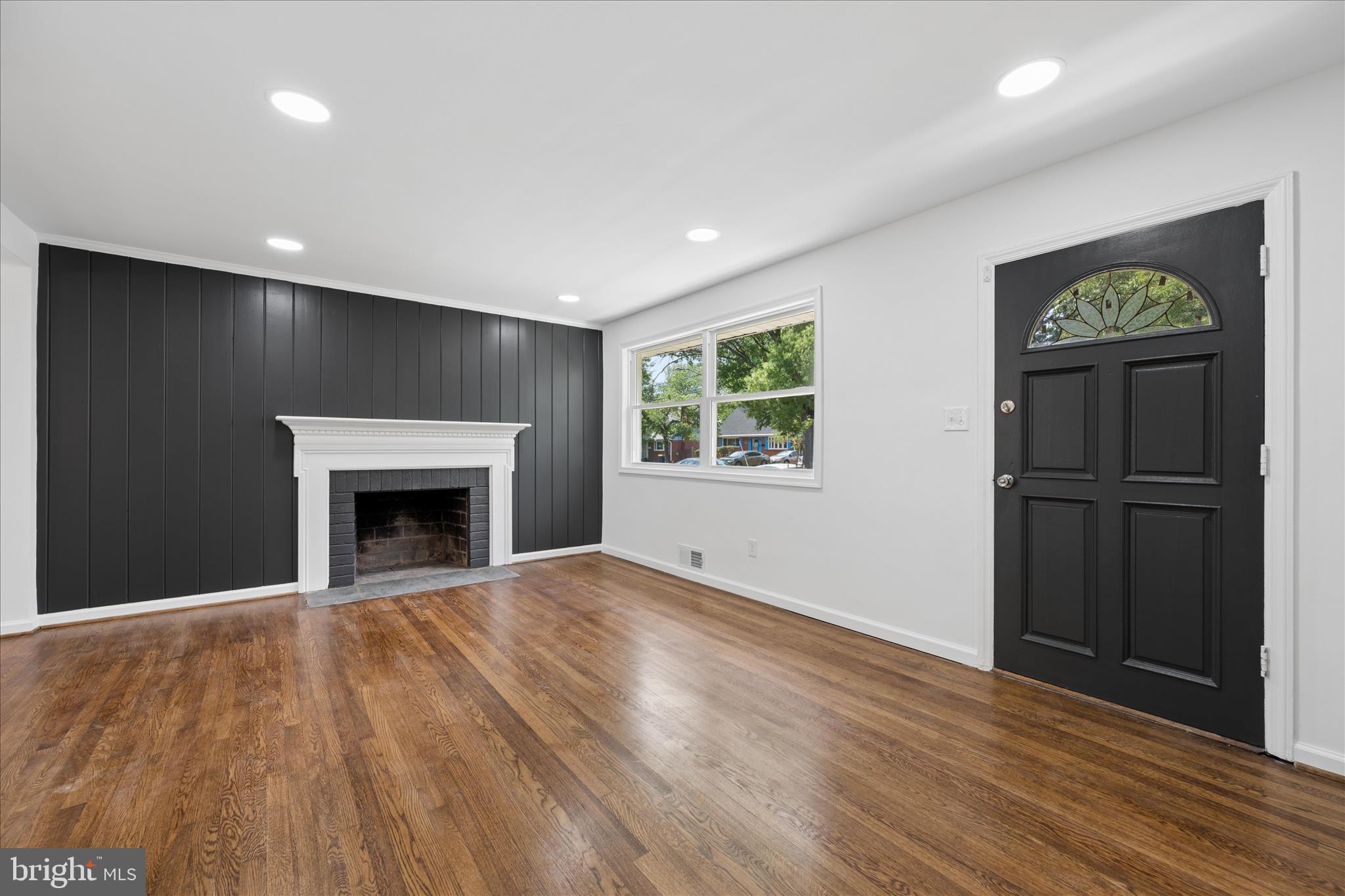 NEW CARROLLTON - Residential
