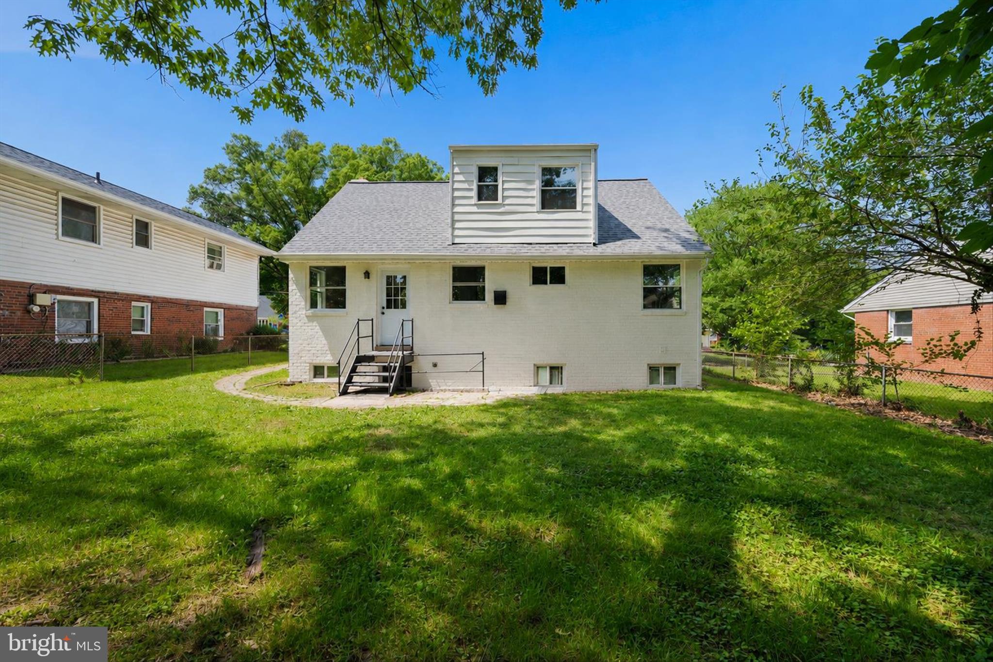 NEW CARROLLTON - Residential
