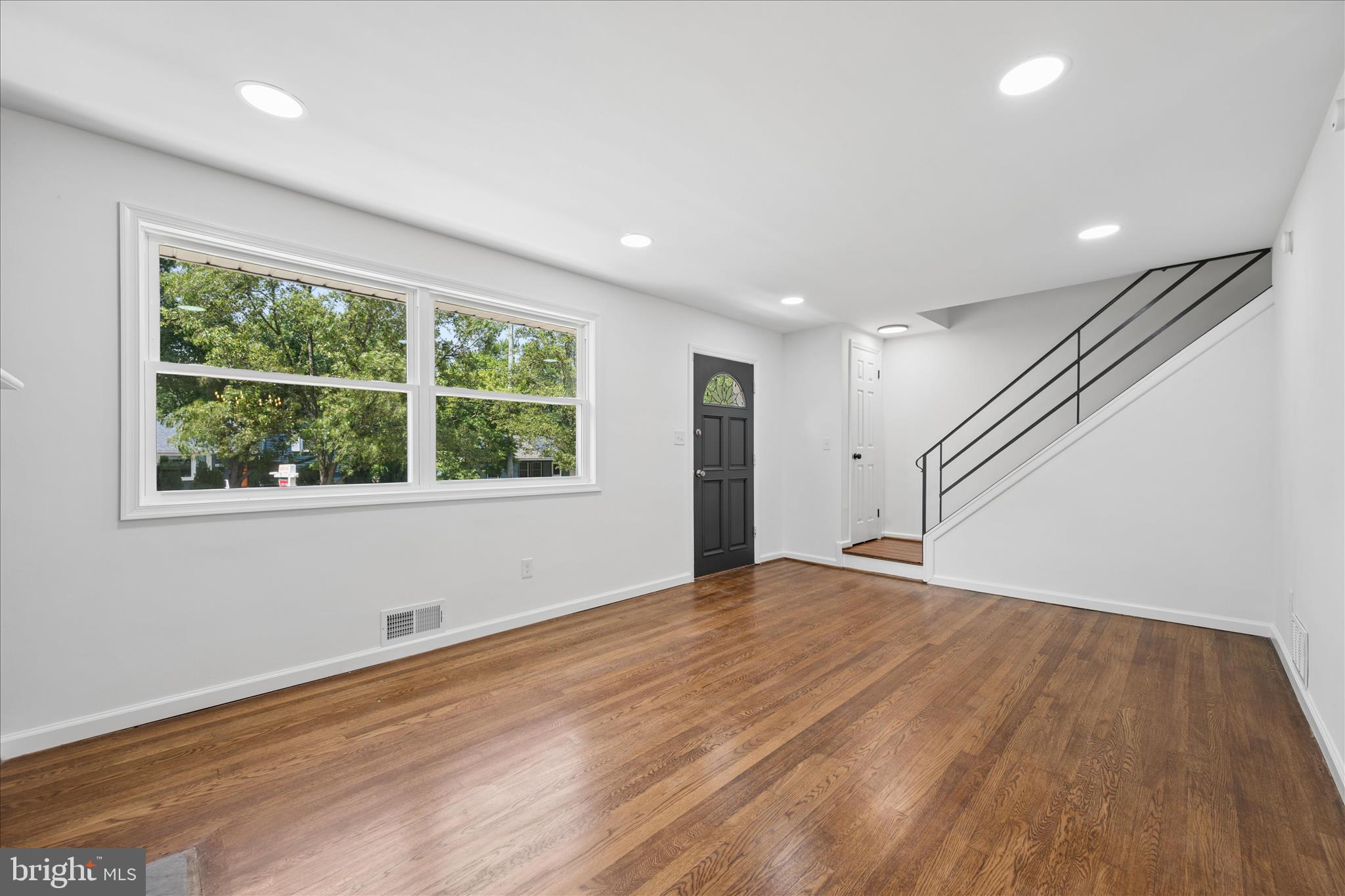 NEW CARROLLTON - Residential