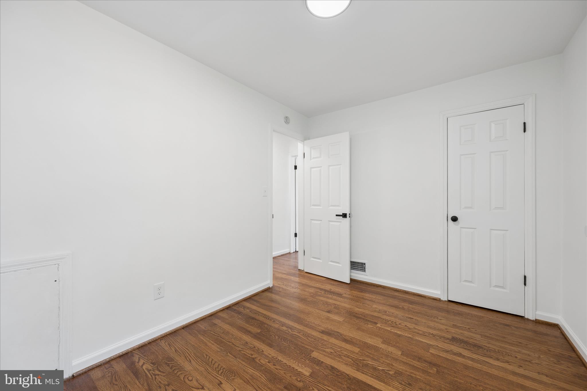 NEW CARROLLTON - Residential
