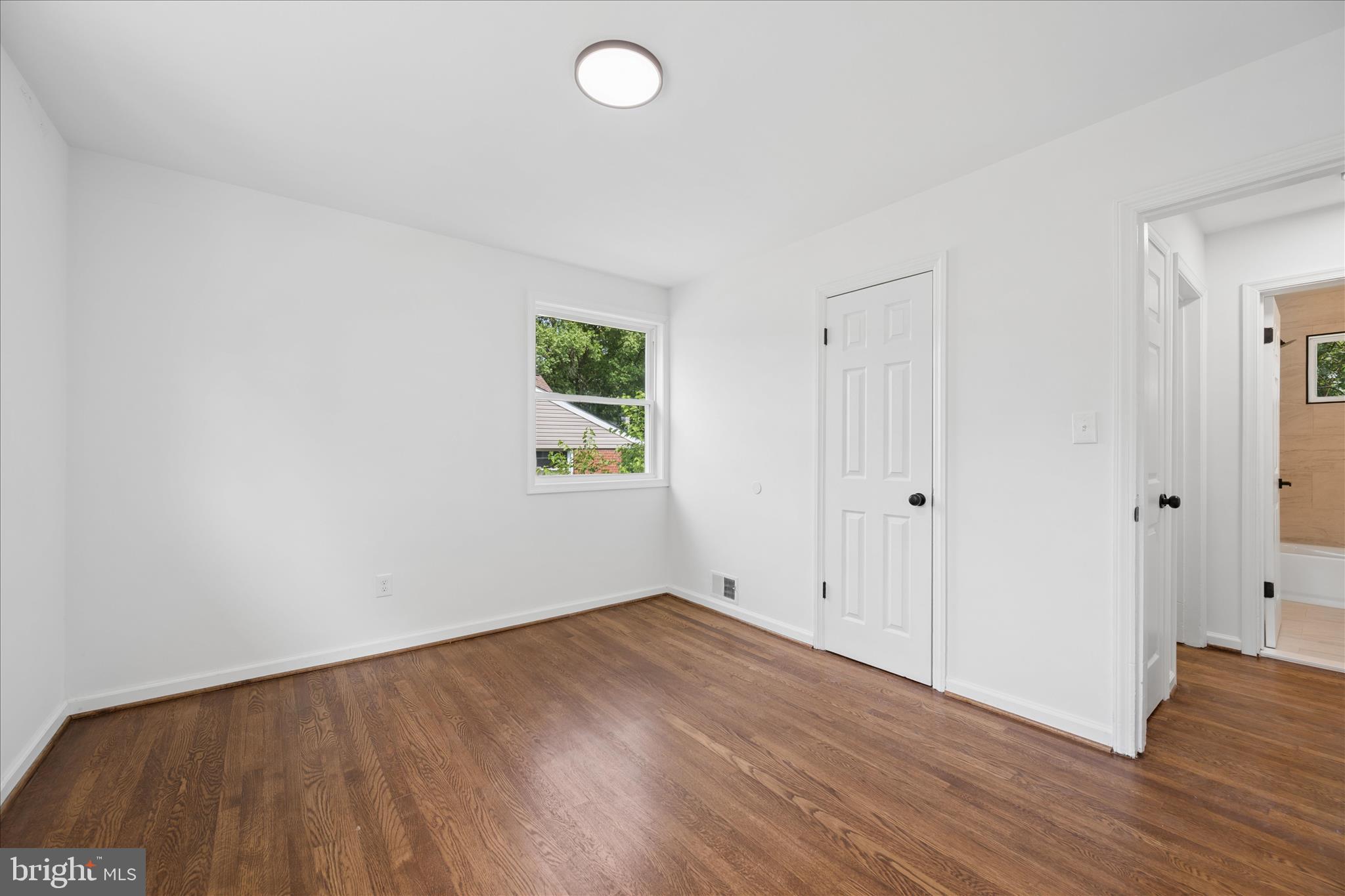 NEW CARROLLTON - Residential