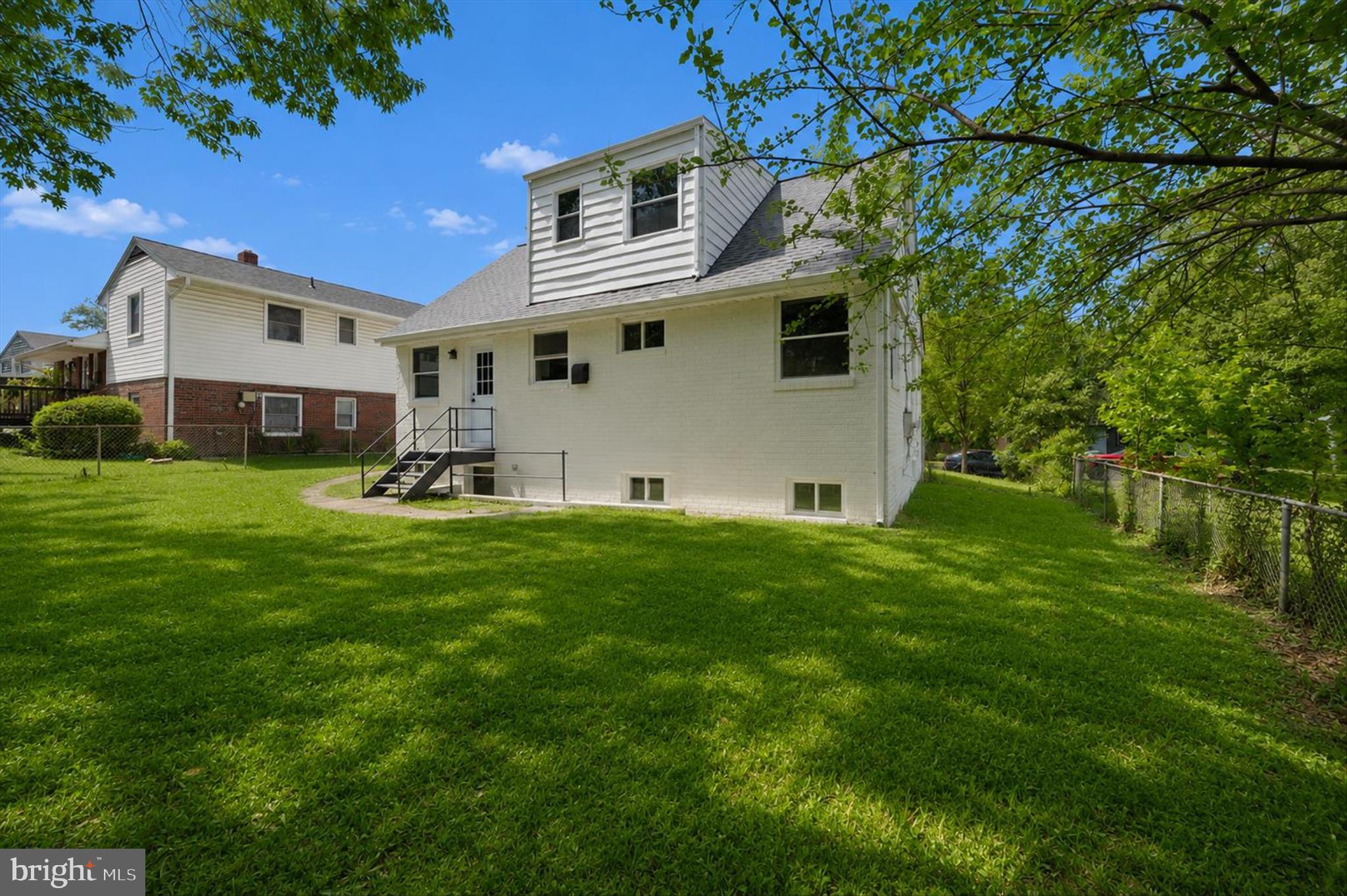 NEW CARROLLTON - Residential