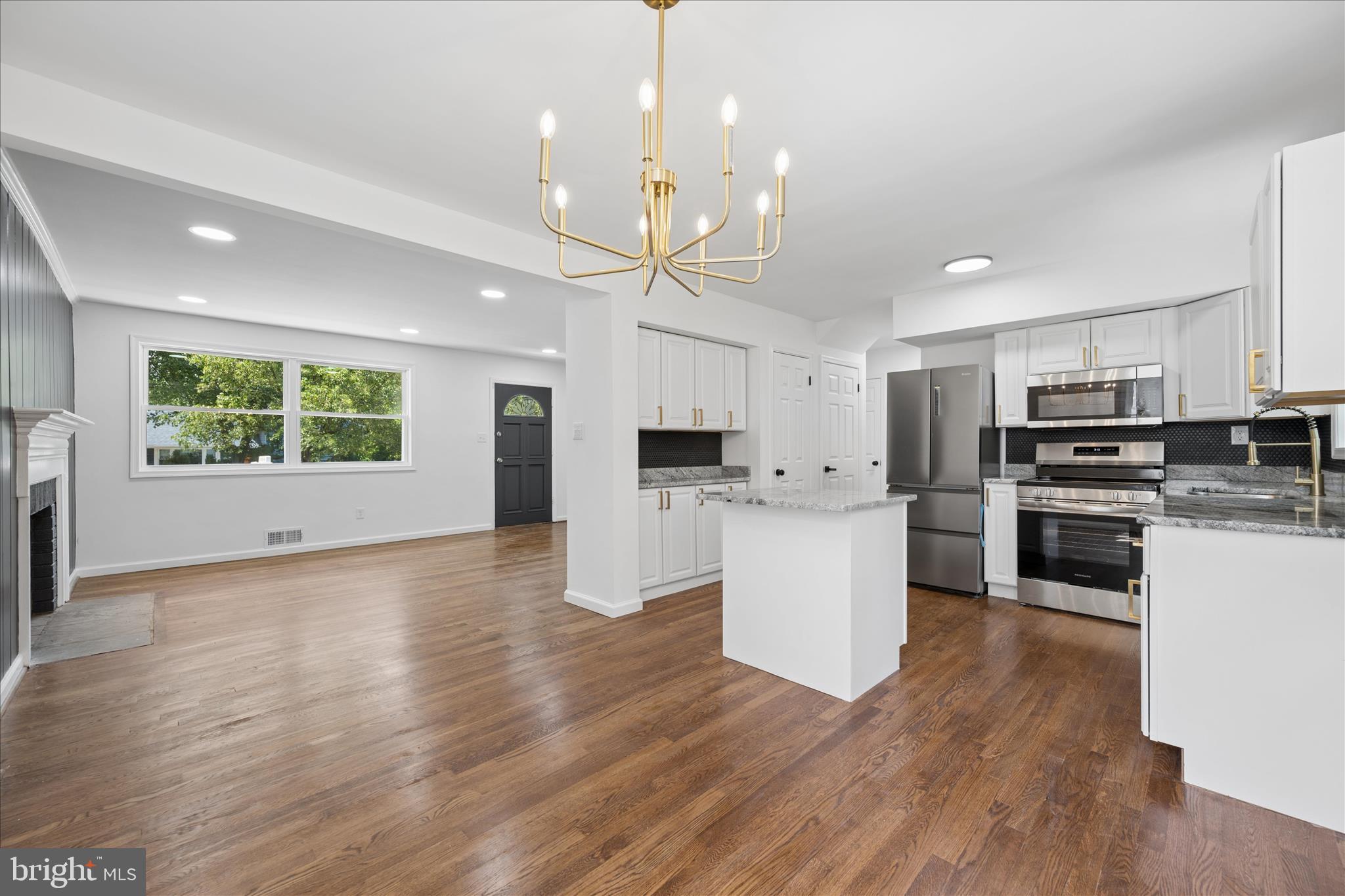 NEW CARROLLTON - Residential
