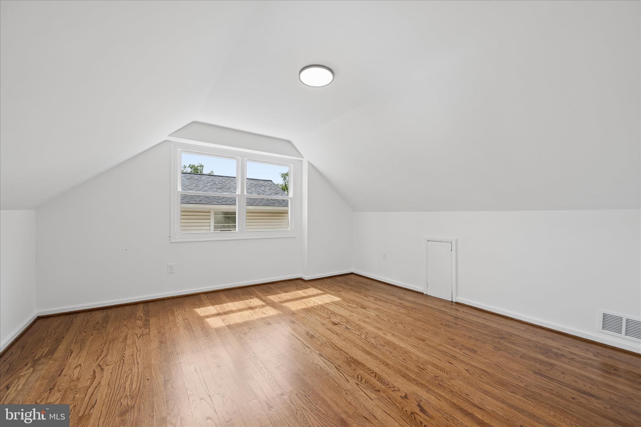 NEW CARROLLTON - Residential