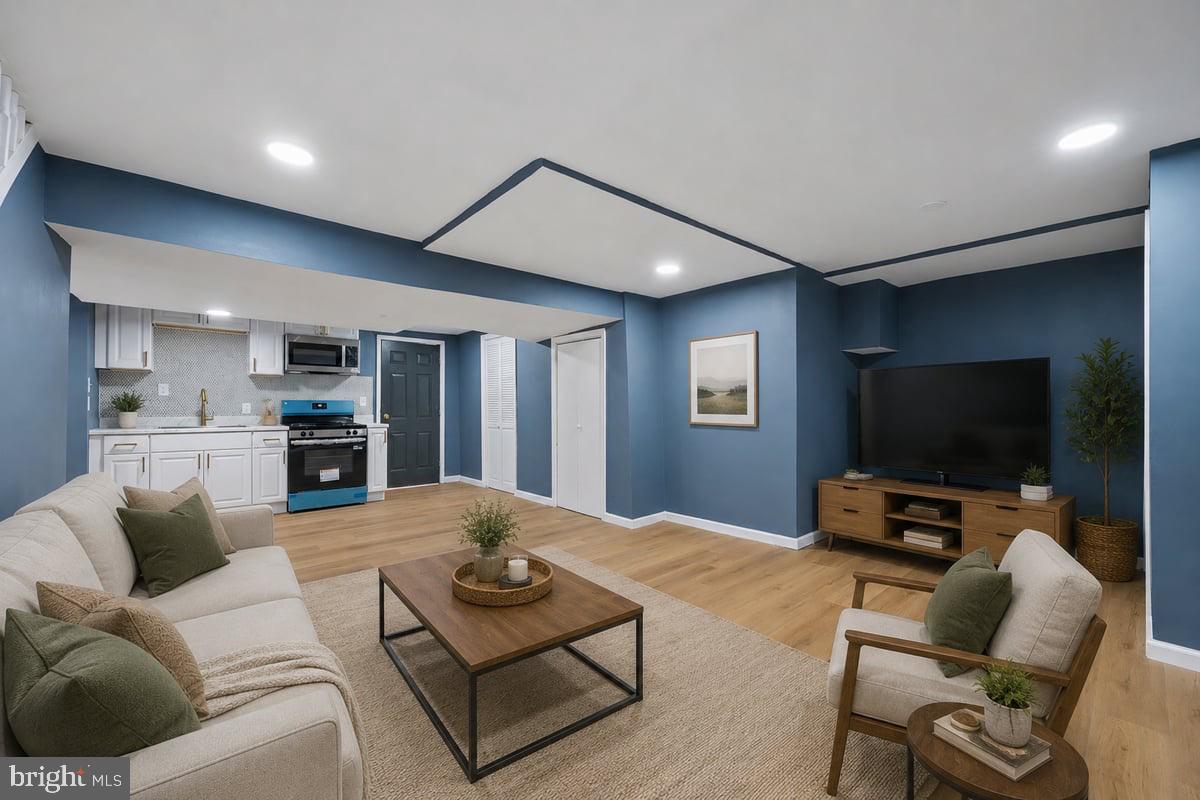 NEW CARROLLTON - Residential