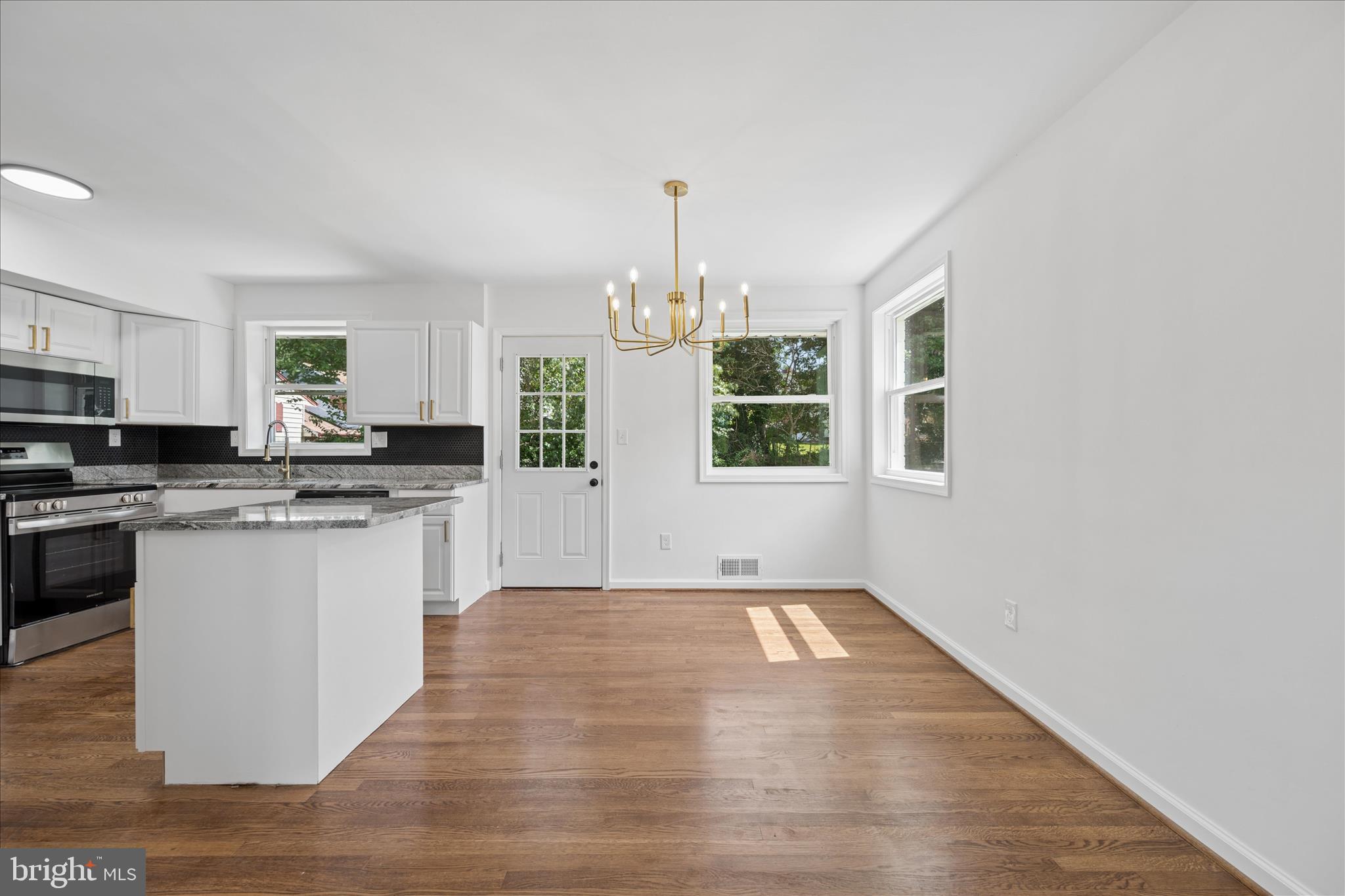 NEW CARROLLTON - Residential