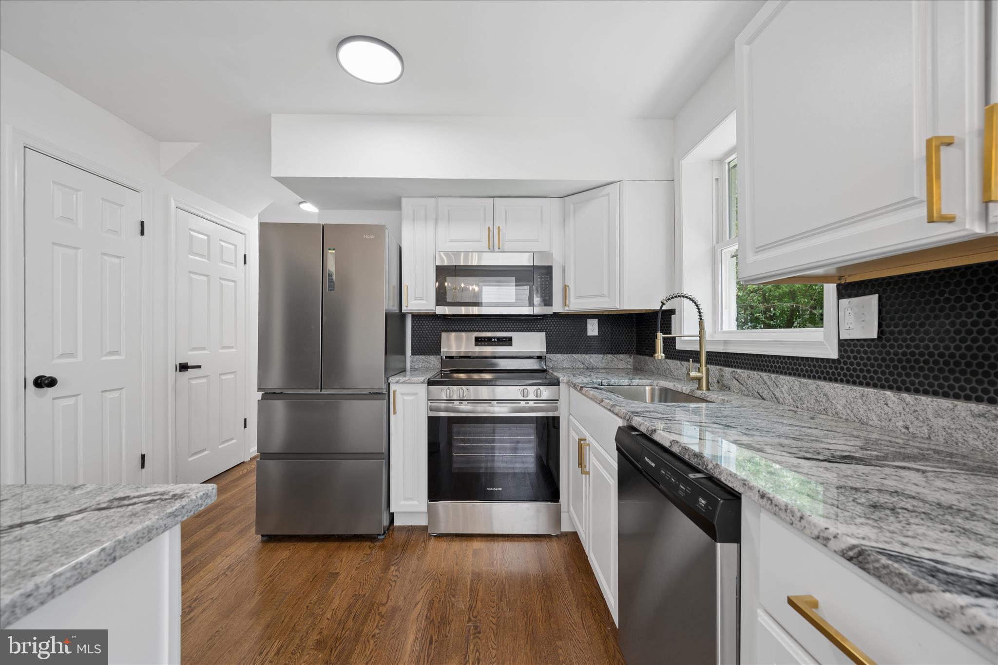 NEW CARROLLTON - Residential