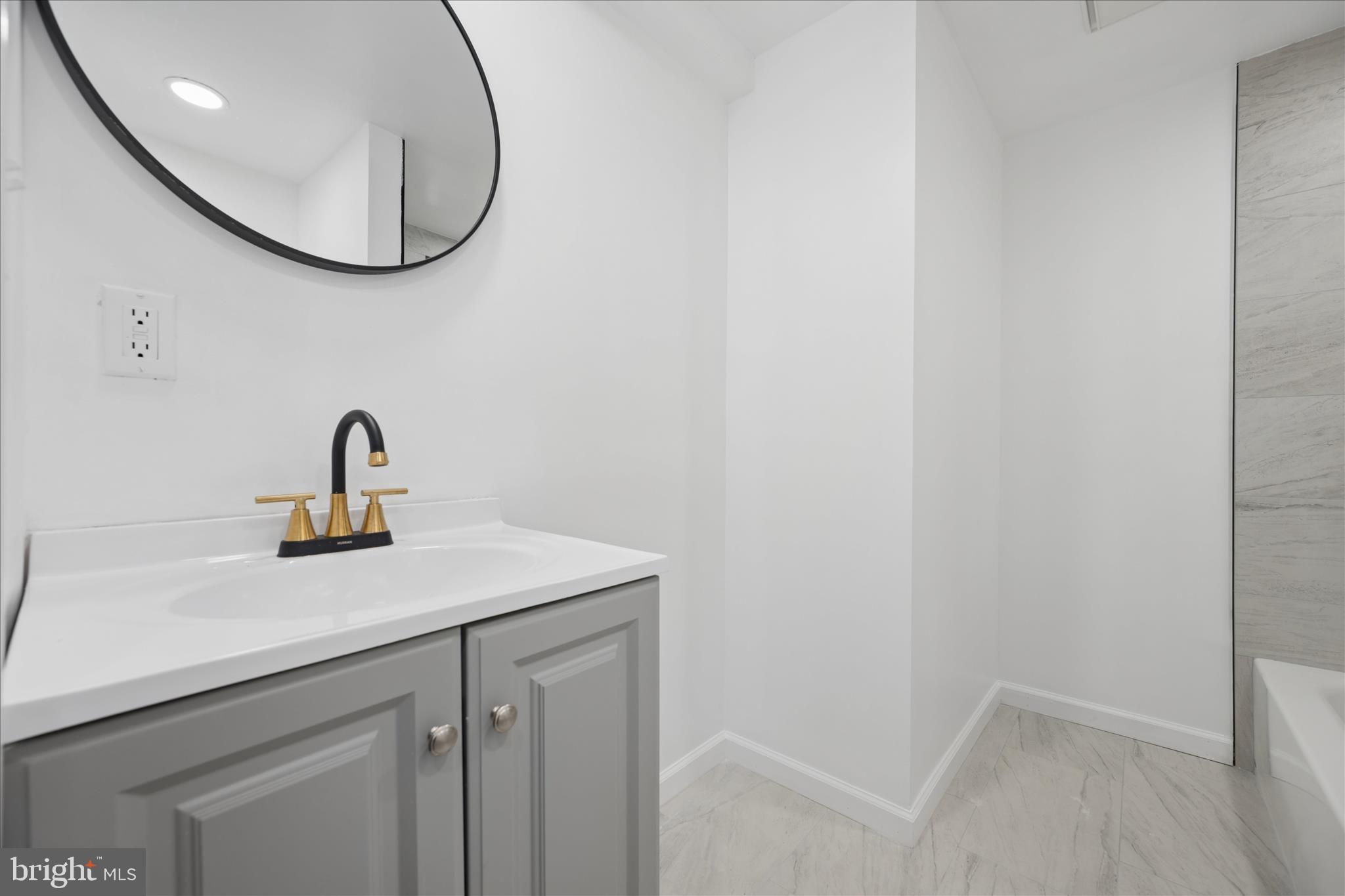 NEW CARROLLTON - Residential
