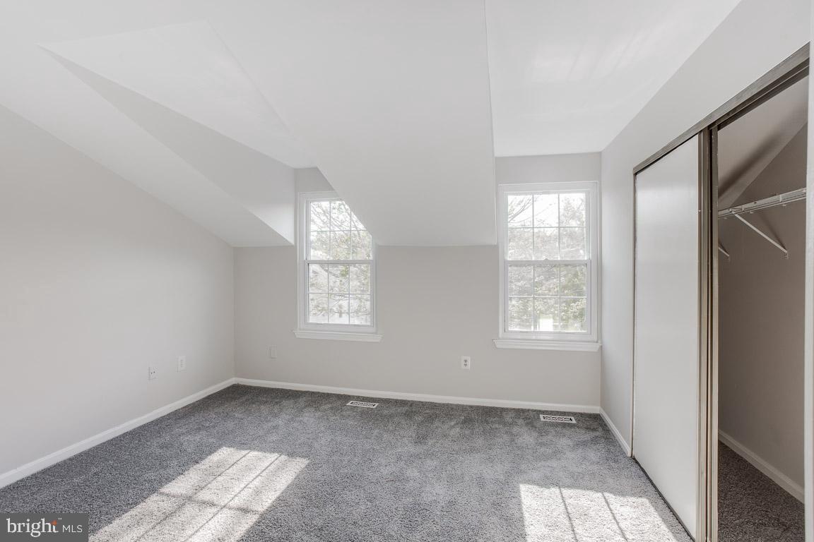 GLENSHIRE TOWNE - Residential