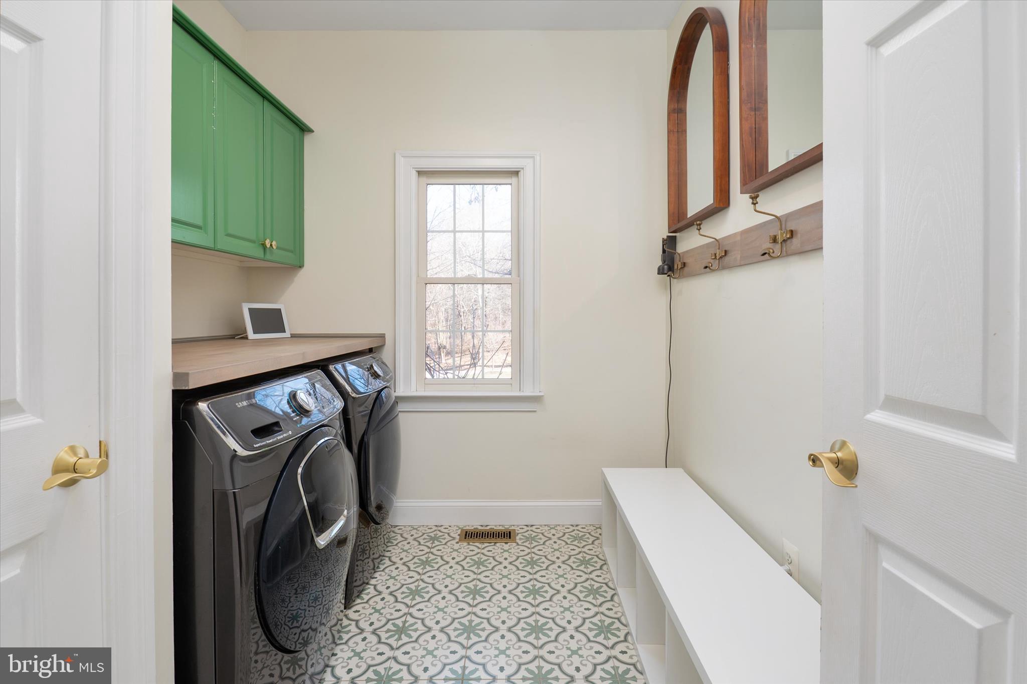 SOUTH RIVER COLONY - Residential