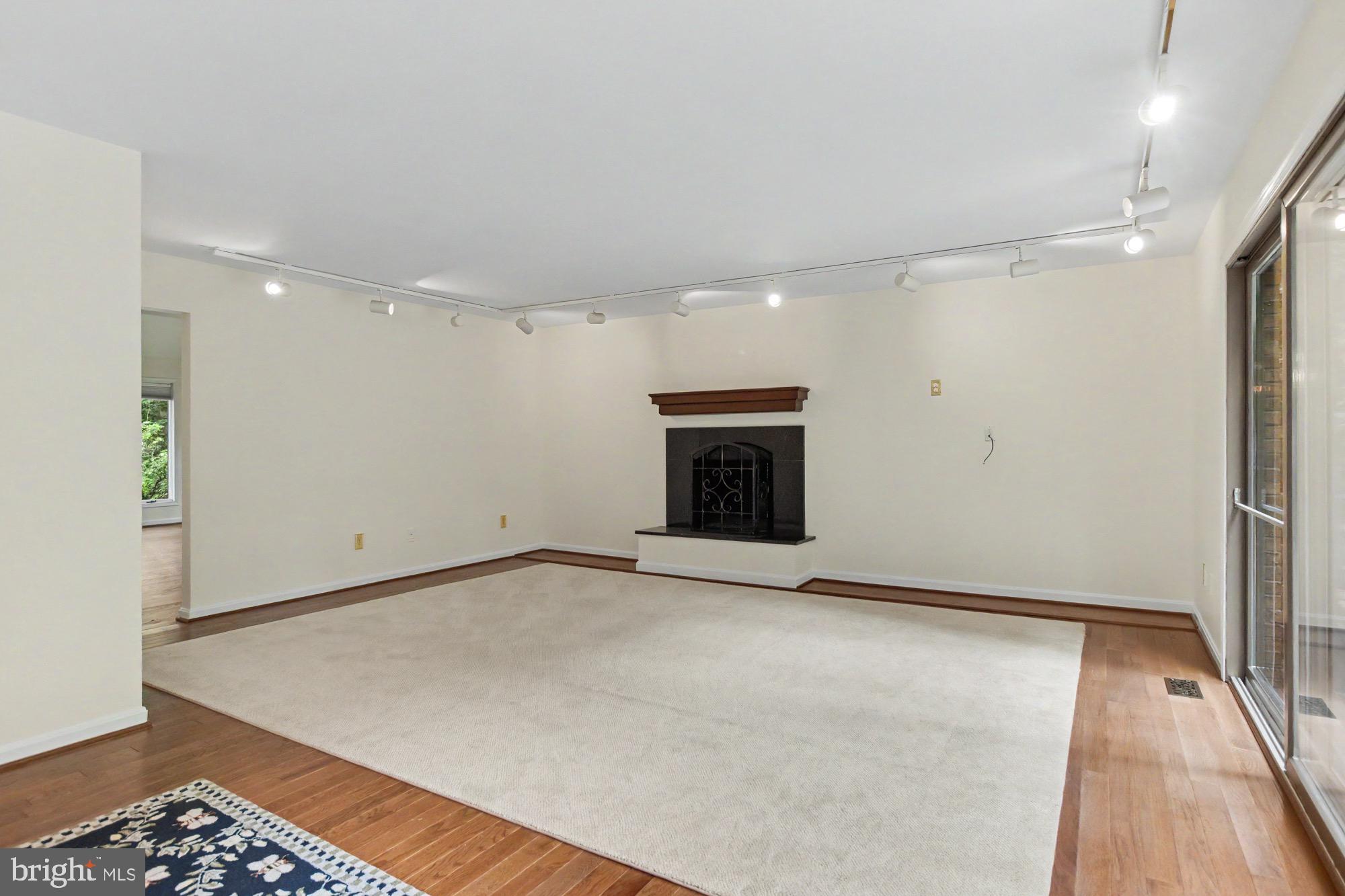 GREENSPRING - Residential