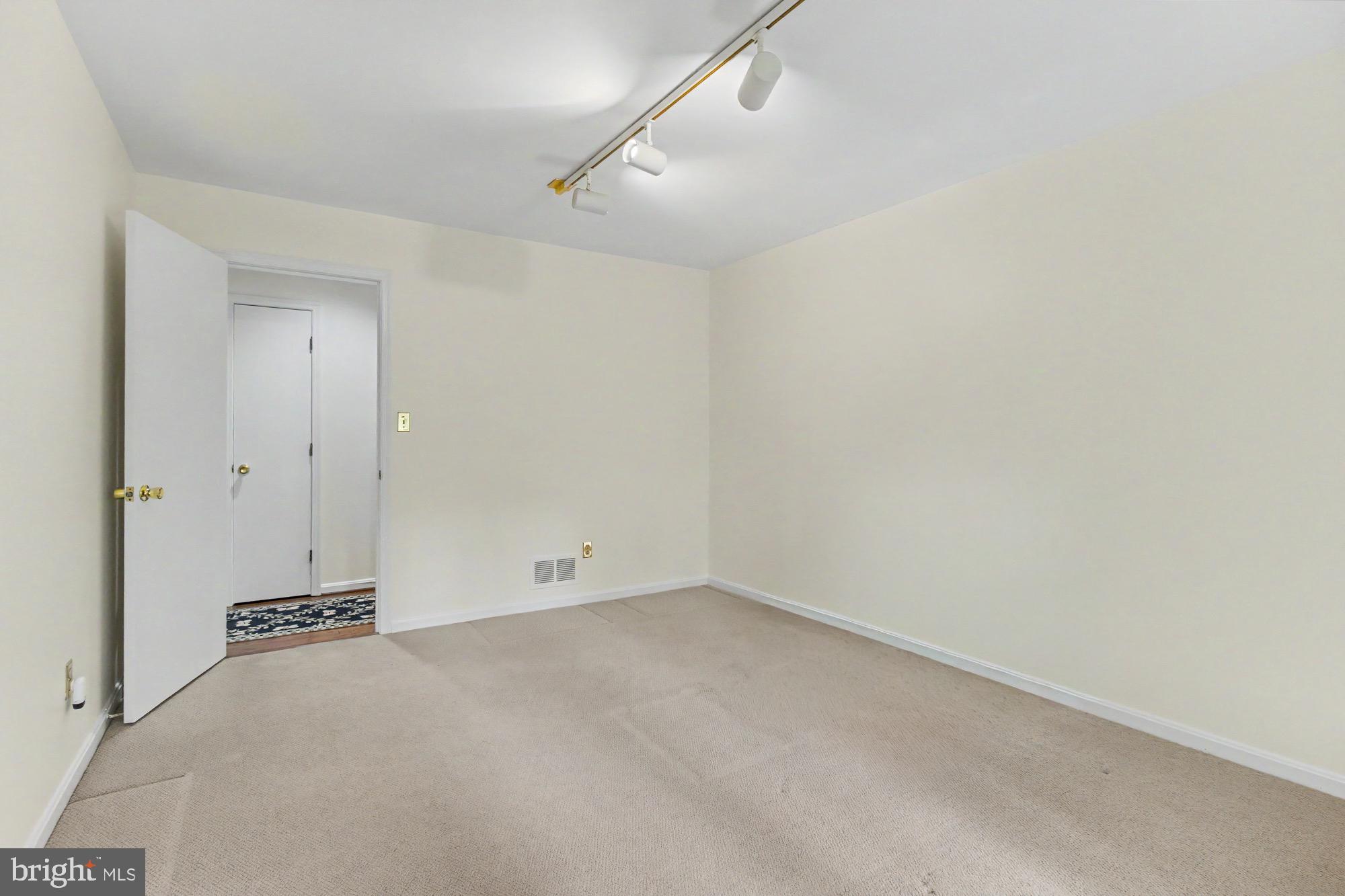 GREENSPRING - Residential