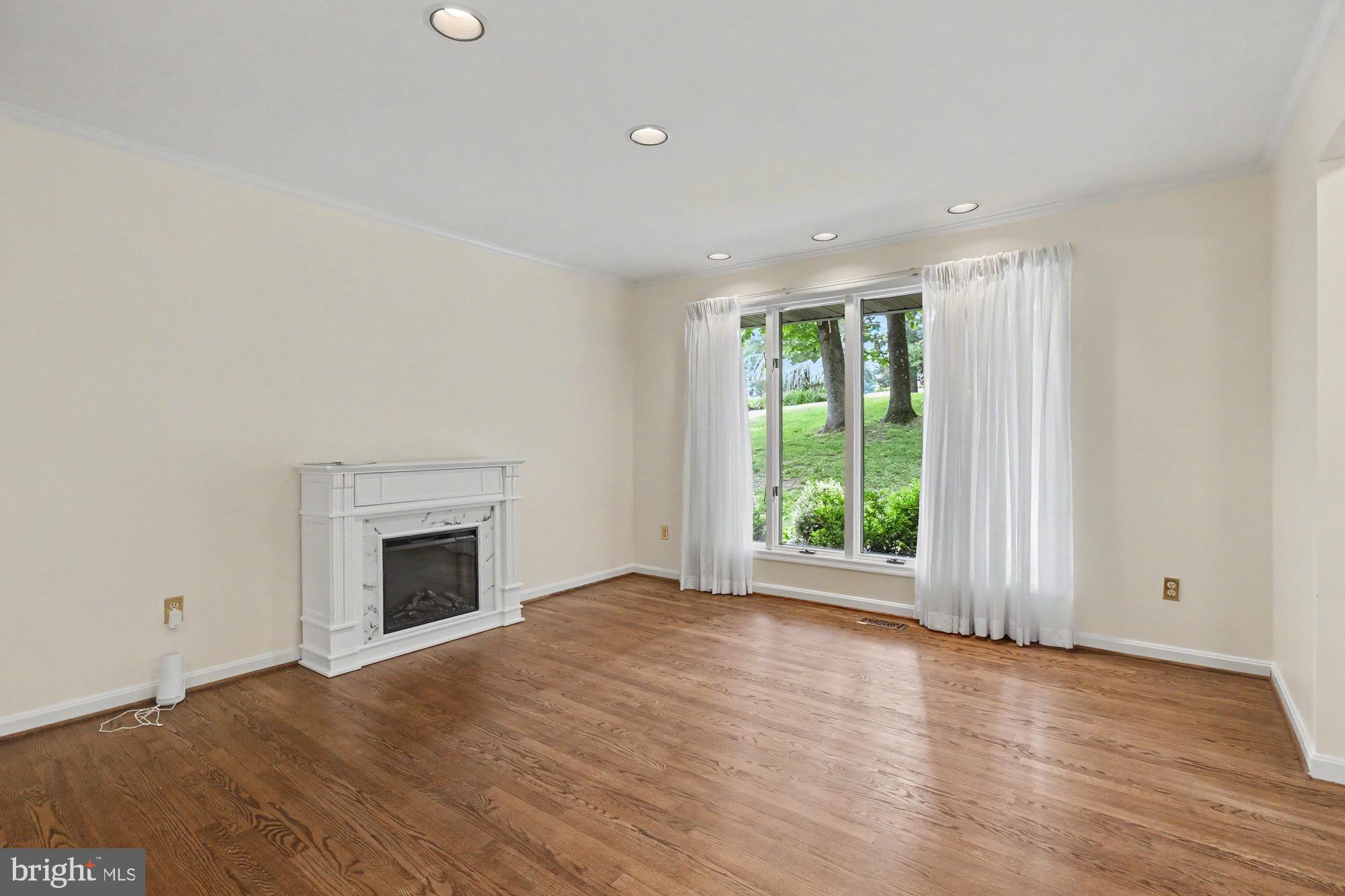 GREENSPRING - Residential